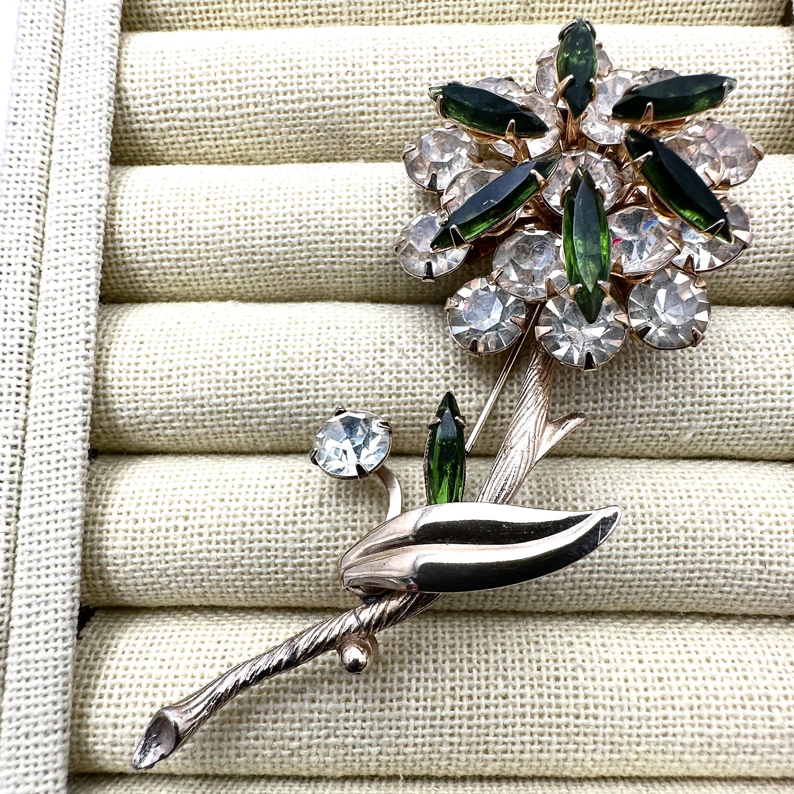 Vintage Green and Clear Glass Rhinestone Gold Tone Flower Brooch Pin 4 Inch: Vintage Green and Clear Glass Rhinestone Gold Tone Flower Brooch Pin 4 Inch