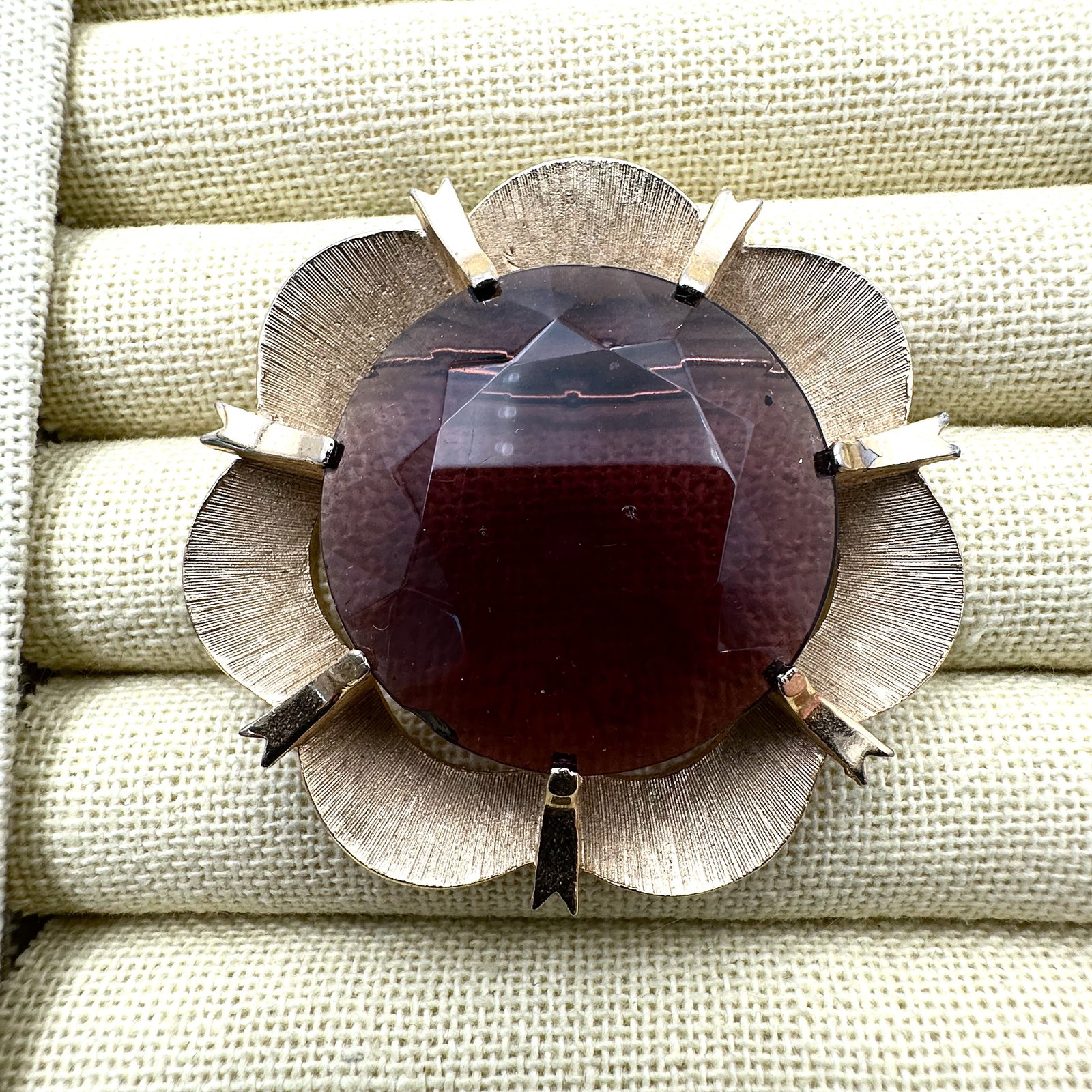 Vintage Star Purple Glass Stone Gold Tone Brooch Pin 2.25 Inch: Vintage Star Purple Glass Stone Gold Tone Brooch Pin 2.25 Inch