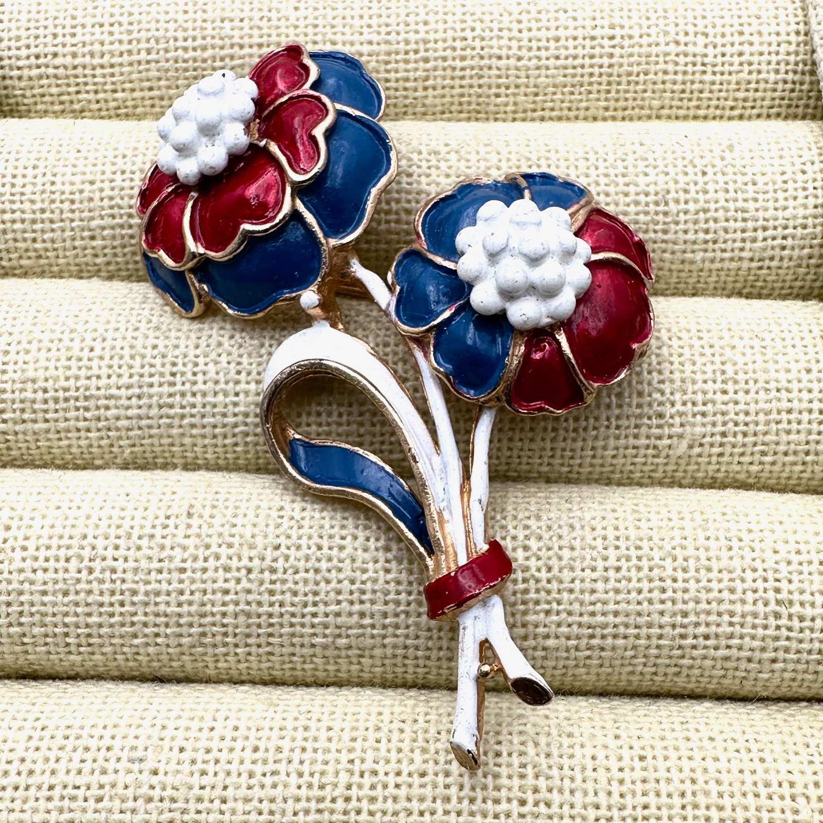 Vintage Holly craft Red White Blue Enamel Flower Brooch Pin 2.5 Inch (1 of 2)
