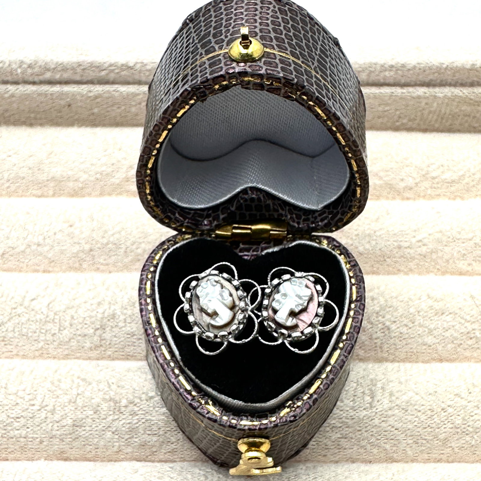 Pearl Cameo Sterling Silver Pierced Stud Earrings Box Included: Pearl Cameo Sterling Silver Pierced Stud Earrings Box Included