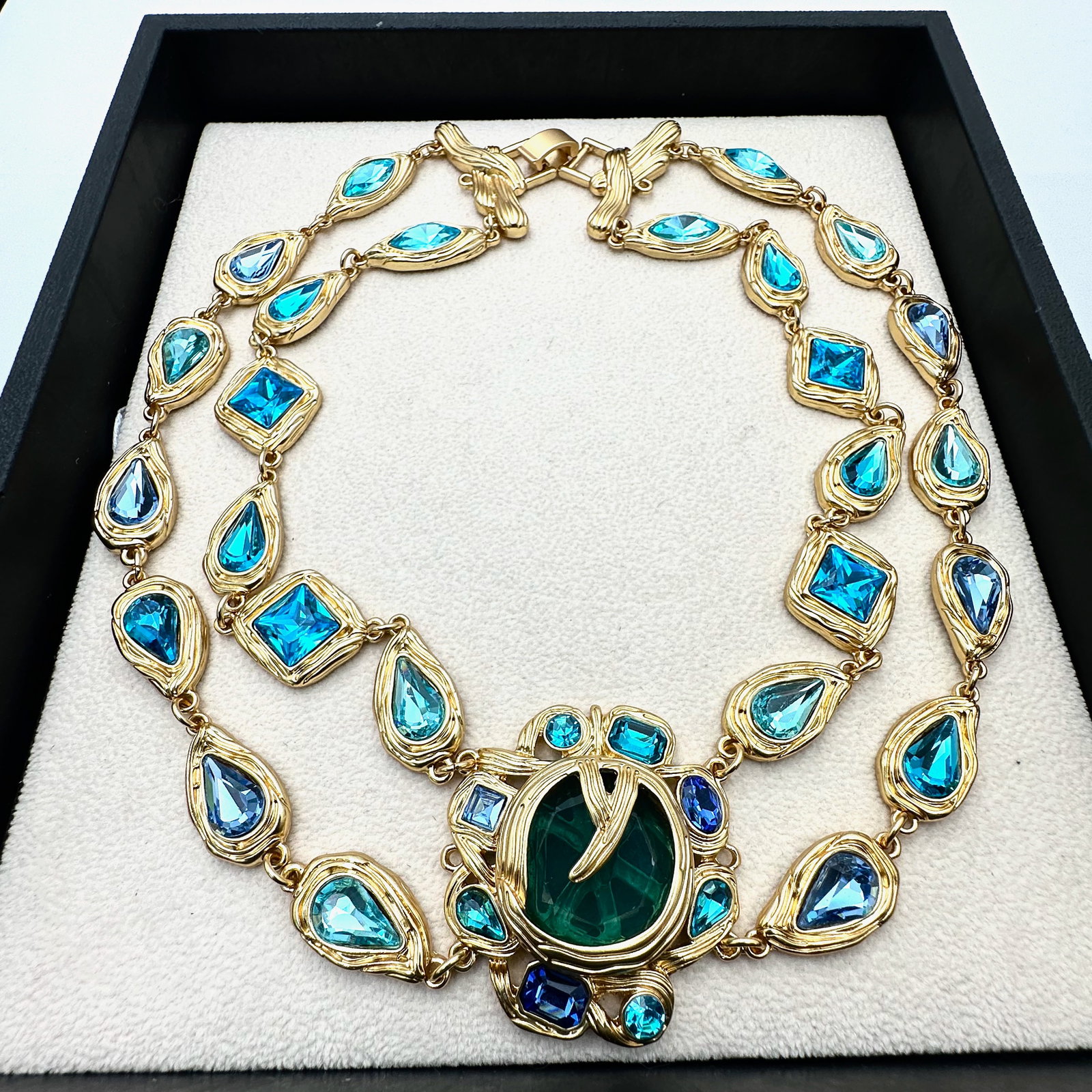 Aqua Blue Crystal Matte Gold Tone 16 Inch Necklace Heavy Quality Made: Aqua Blue Crystal Matte Gold Tone 16 Inch Necklace Heavy Quality Made