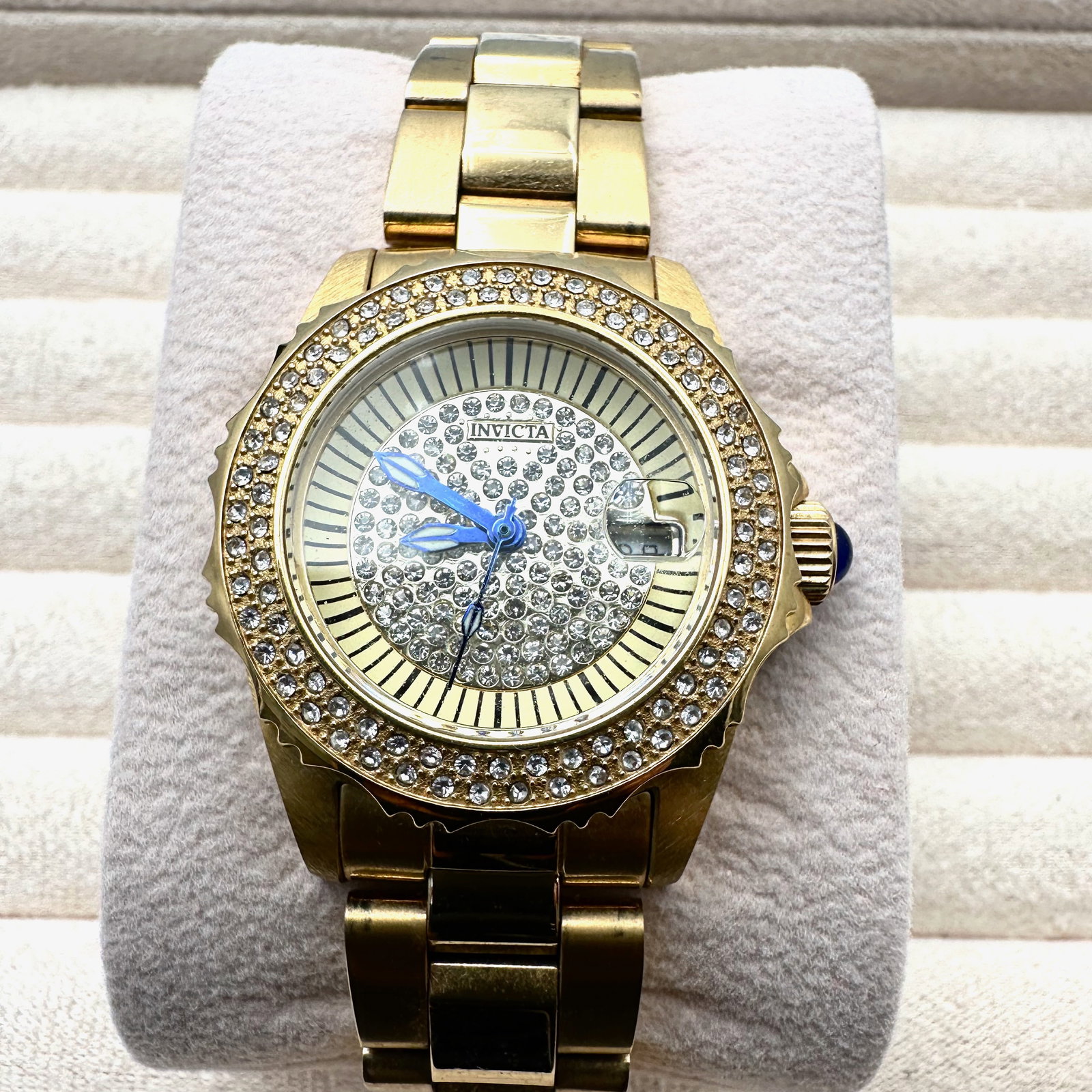 Invicta Angel Crystal Face and Dial Gold Watch Unworn Condition Will Need Battery 6.5 Inch Appears: Invicta Angel Crystal Face and Dial Gold Watch Unworn Condition Will Need Battery 6.5 Inch Appears Unworn