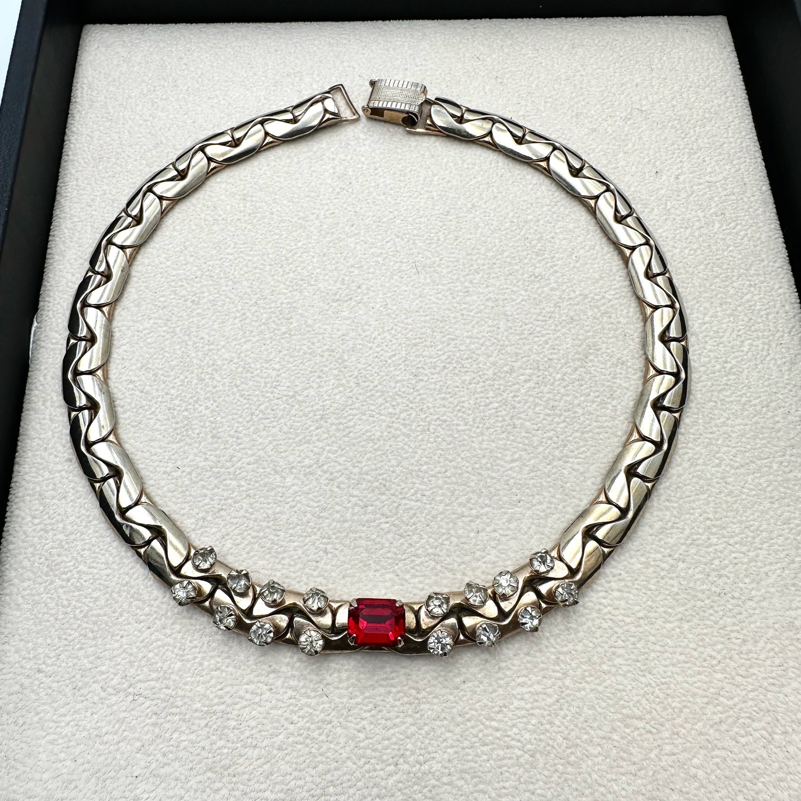 Vintage Red and Clear Glass Rhinestone Gold Tone Choker Necklace 16 Inch (1 of 2)