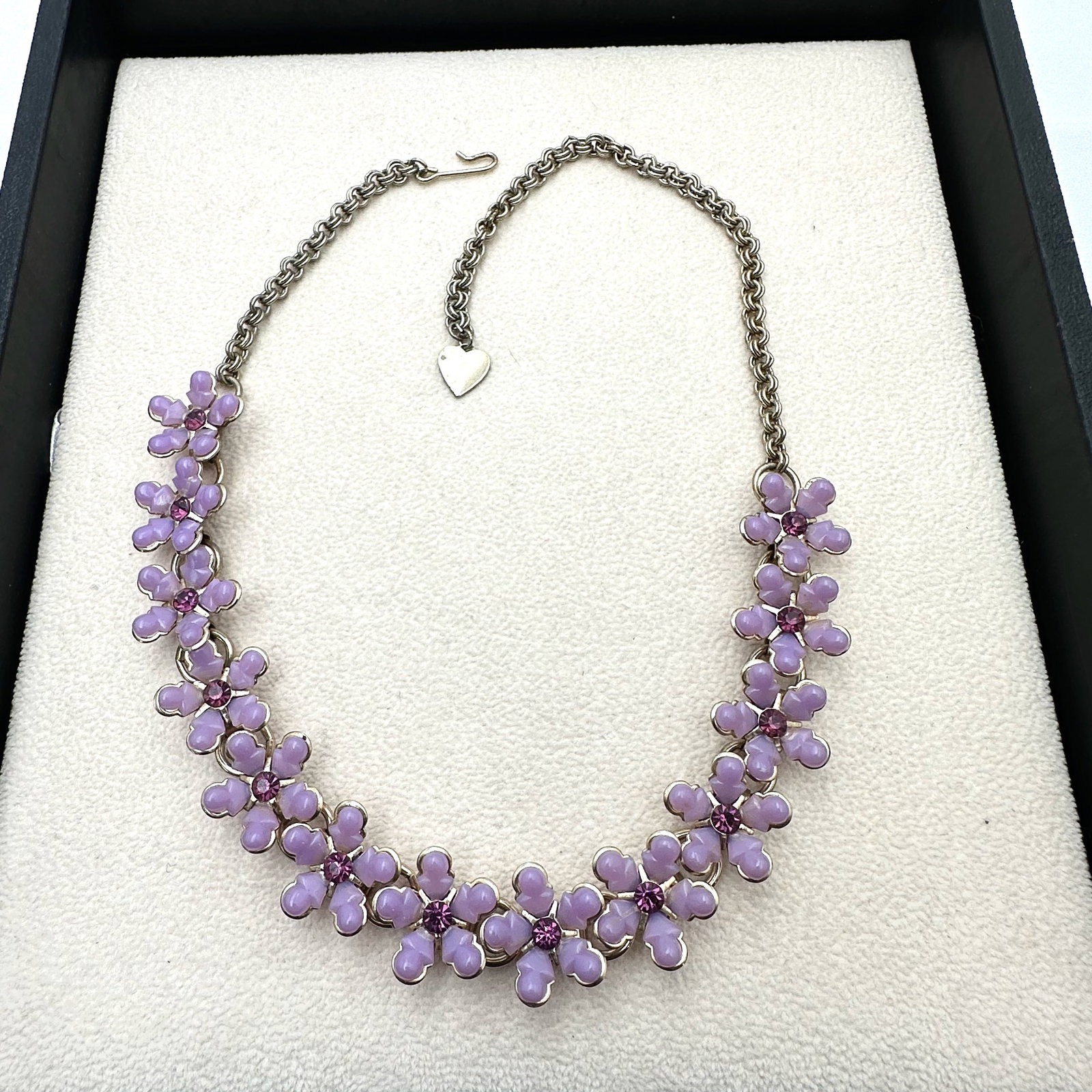 Vintage Early Plastic Purple Flower Rhinestone Gold Tone Necklace 17 Inch (1 of 2)