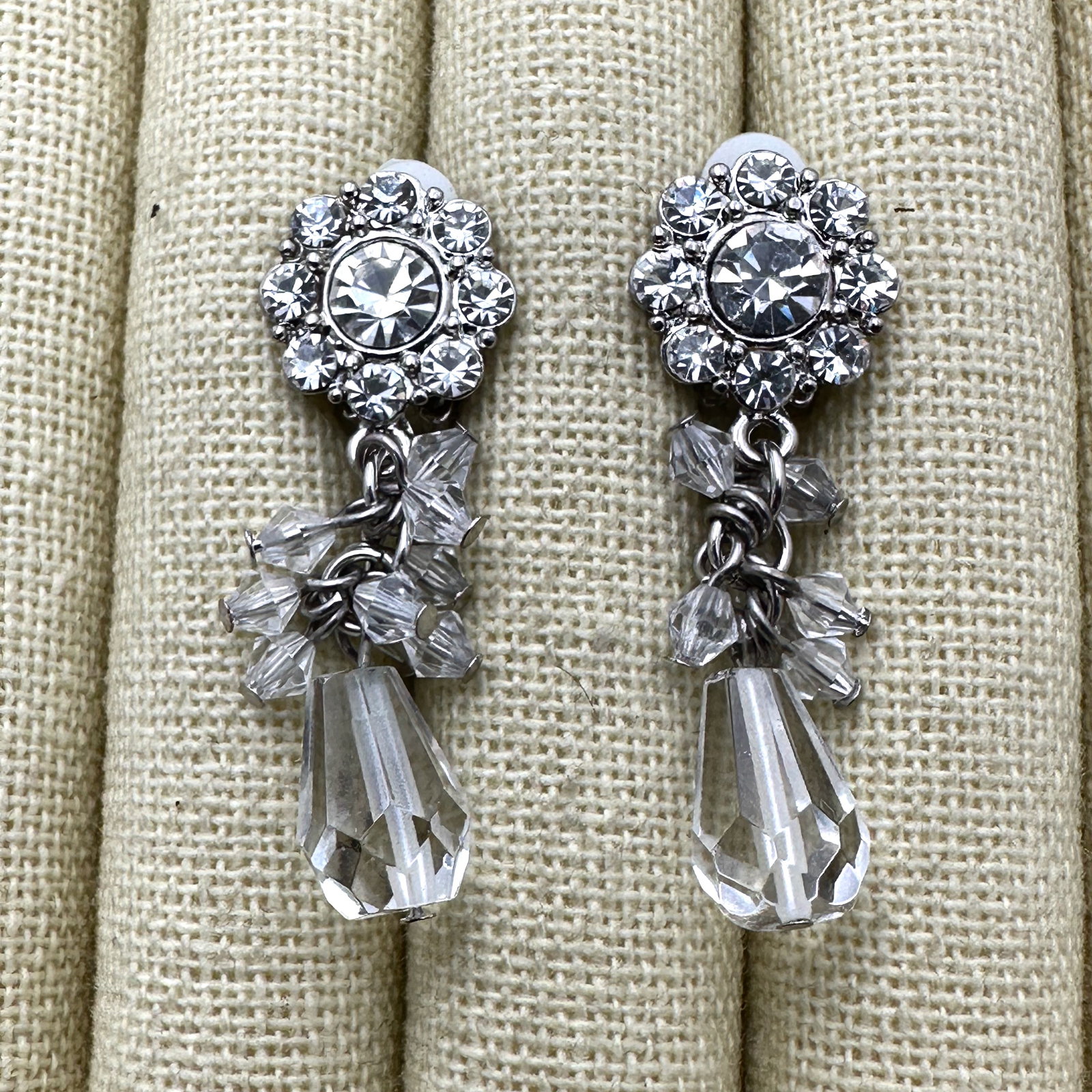 Vintage Clear Crystal Drop Silver Tone Clip Earrings 1.5 Inch (1 of 2)