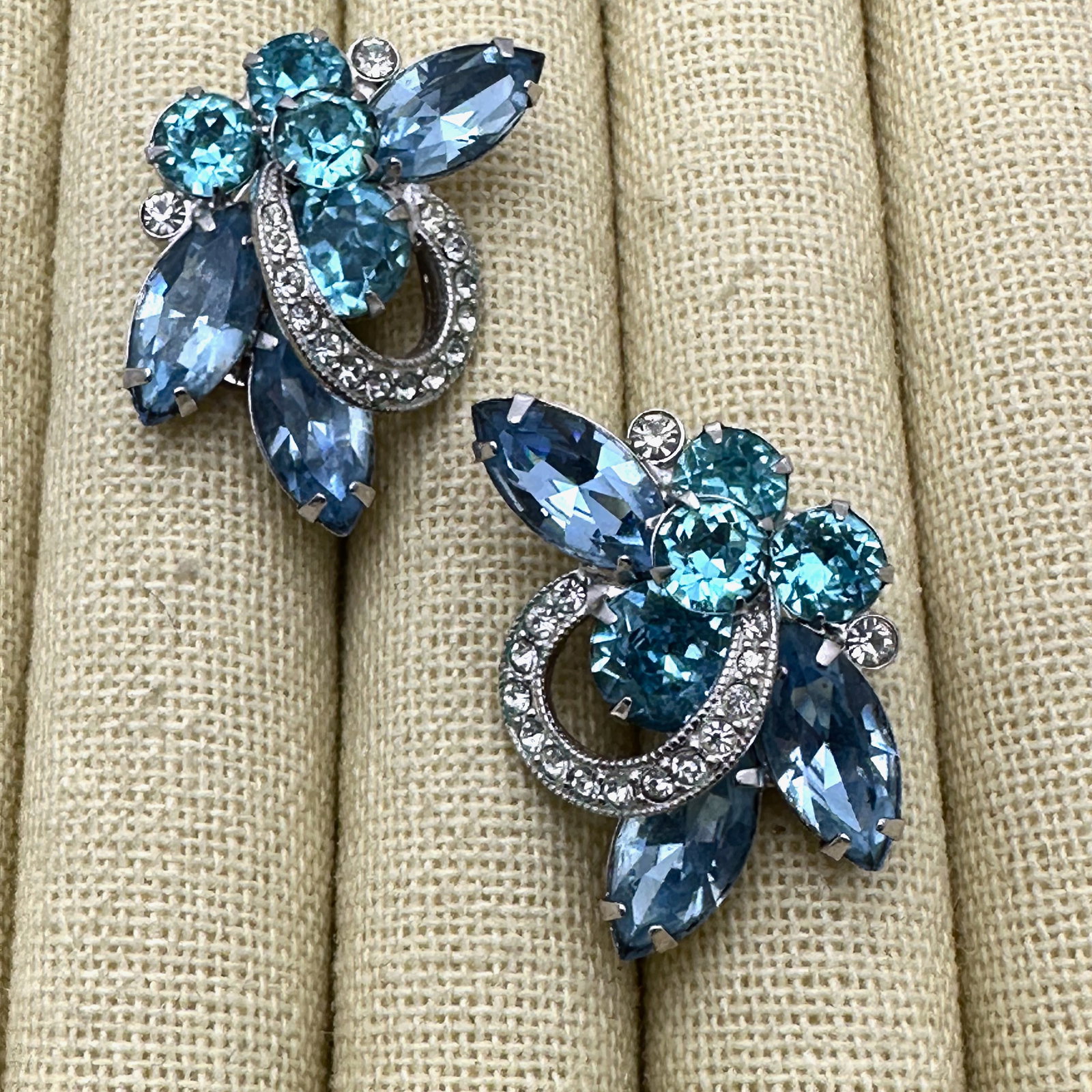 Vintage Eisenberg Ice Blue Glass Rhinestone Silver Tone Clip Earrings (1 of 2)