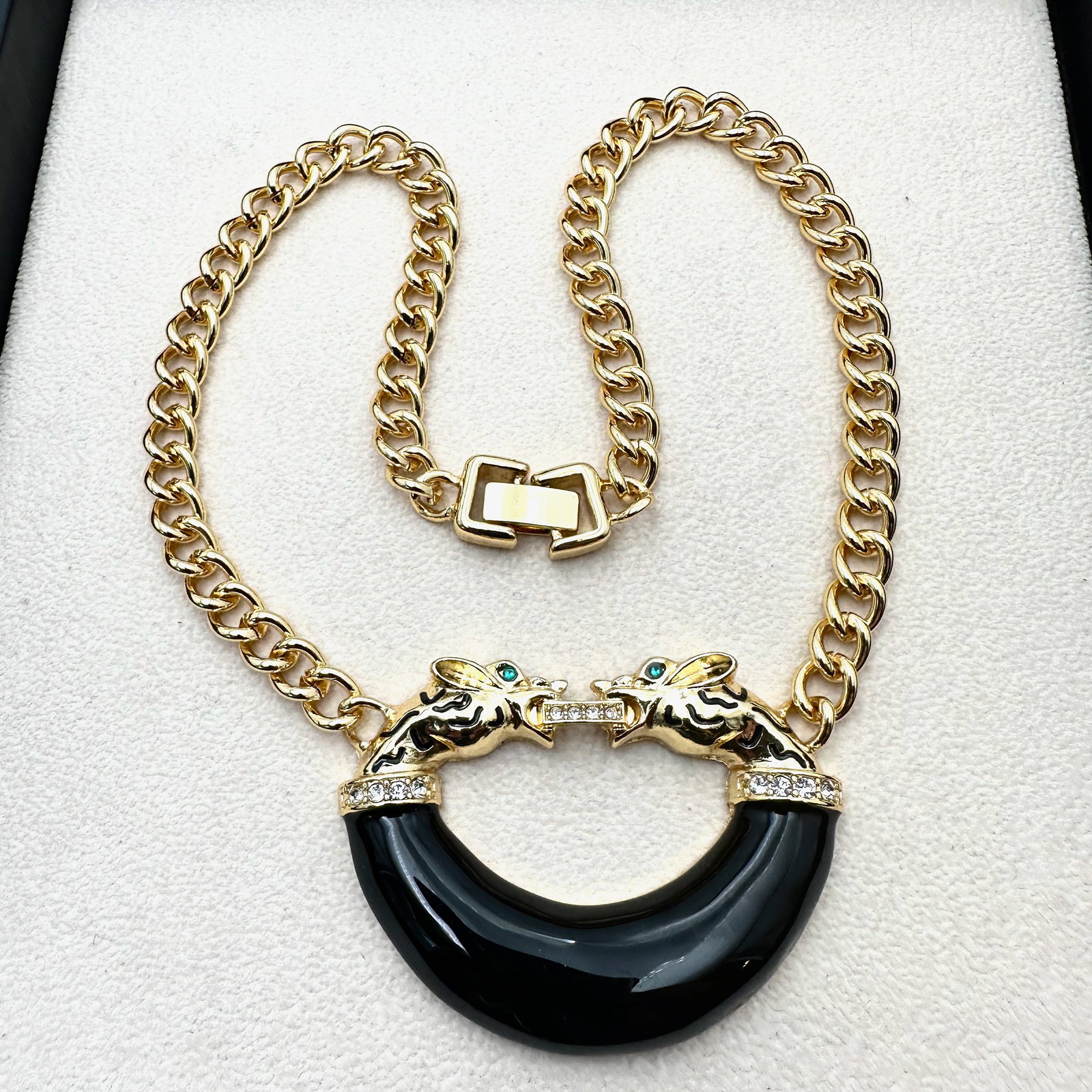 Vintage Black Enamel Crystal Gold Tone Tiger Pendant Necklace 16 Inch Heavy Quality: Vintage Black Enamel Crystal Gold Tone Tiger Pendant Necklace 16 Inch Heavy Quality