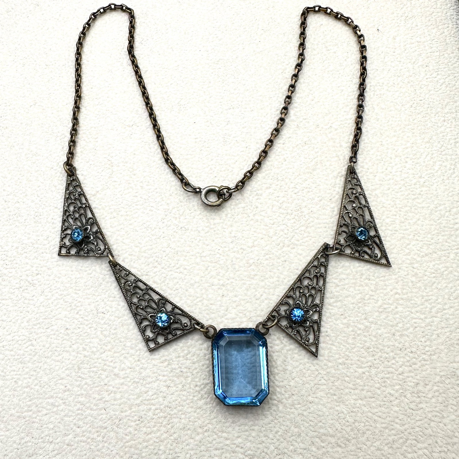 Antique Art Deco Blue Czech Glass Antiqued Gold Tone Necklace 16 Inch Length: Antique Art Deco Blue Czech Glass Antiqued Gold Tone Necklace 16 Inch Length
