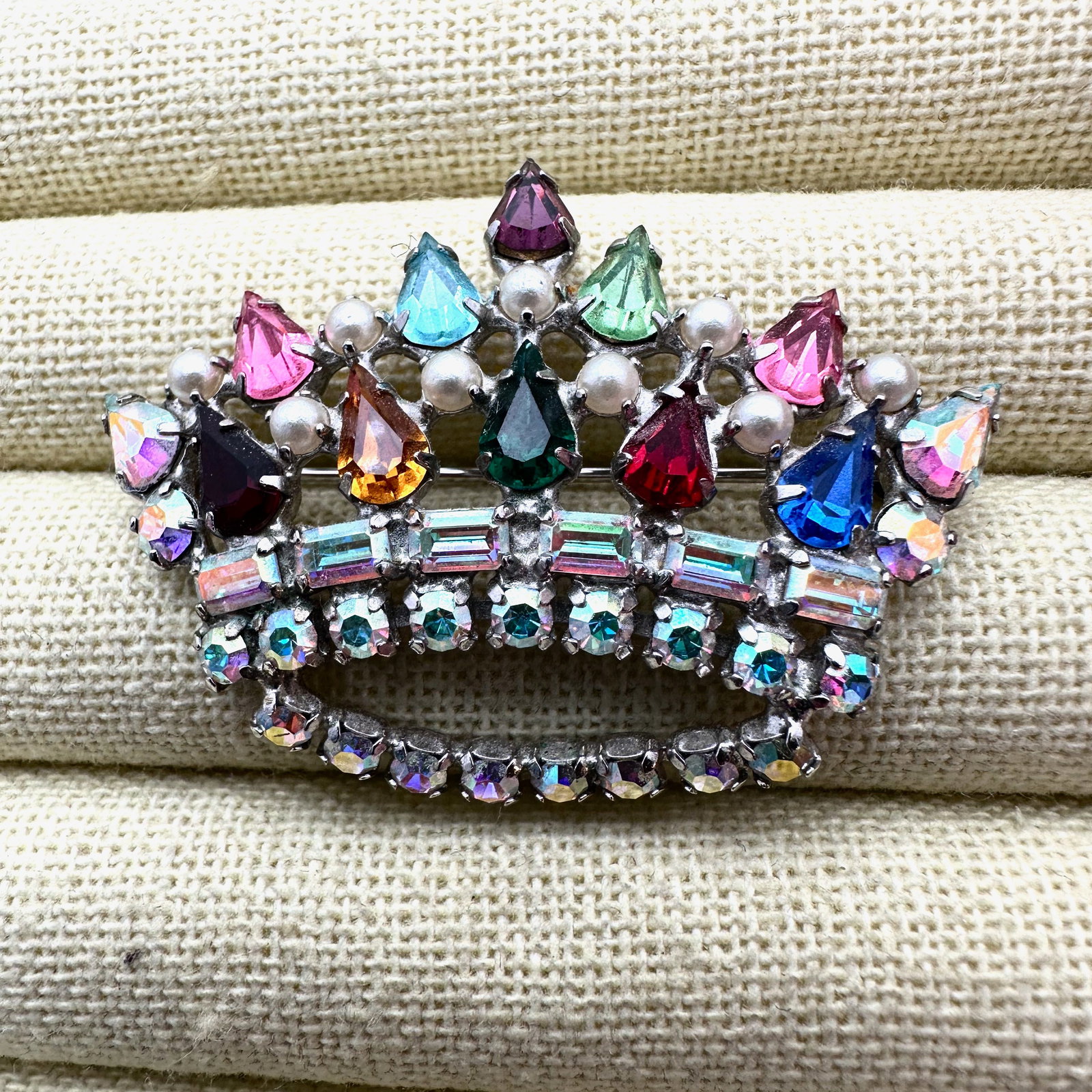 Vintage B David Multicolor Rhinestone Silver Tone Crown Brooch Pin 2 Inch (1 of 2)