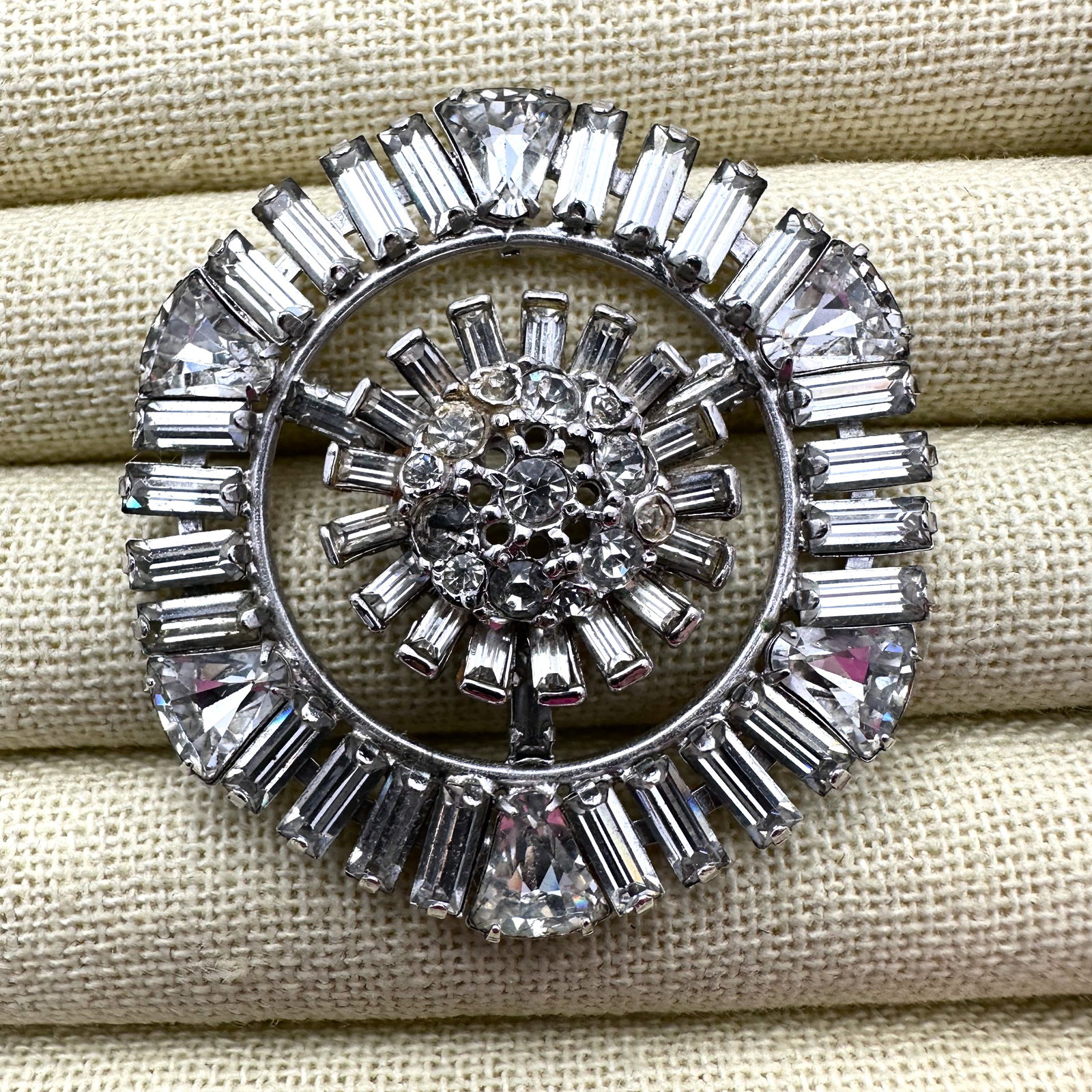 Vintage Dena Clear Glass Rhinestone Rhodium Plated Silver Tone Brooch Pin 2 Inch: Vintage Dena Clear Glass Rhinestone Rhodium Plated Silver Tone Brooch Pin 2 Inch