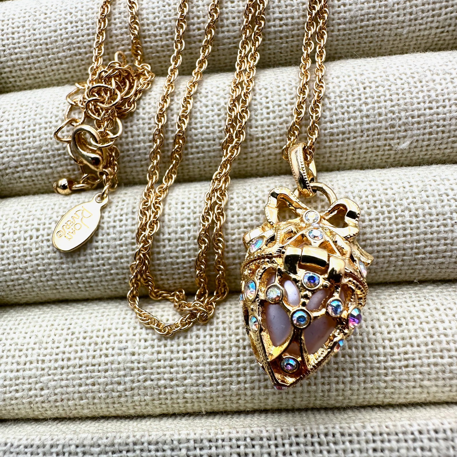 Vintage Joan Rivers Pearl Crystal Egg Pendant Necklace Gold Tone 24 Inch Chain (1 of 2)