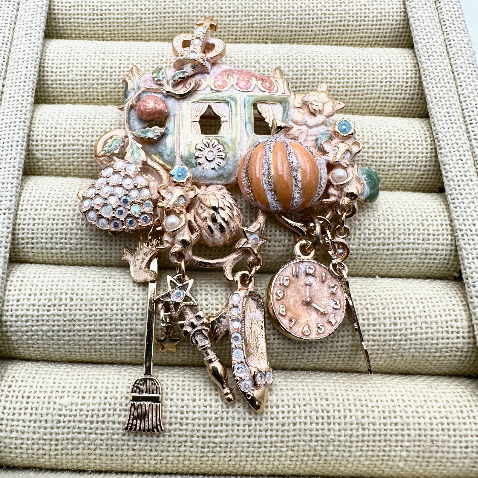 Enamel Crystal Carriage Pumpkin Clock Shoe Cinderella Themed Gold Tone Brooch pin 3 Inch (1 of 2)