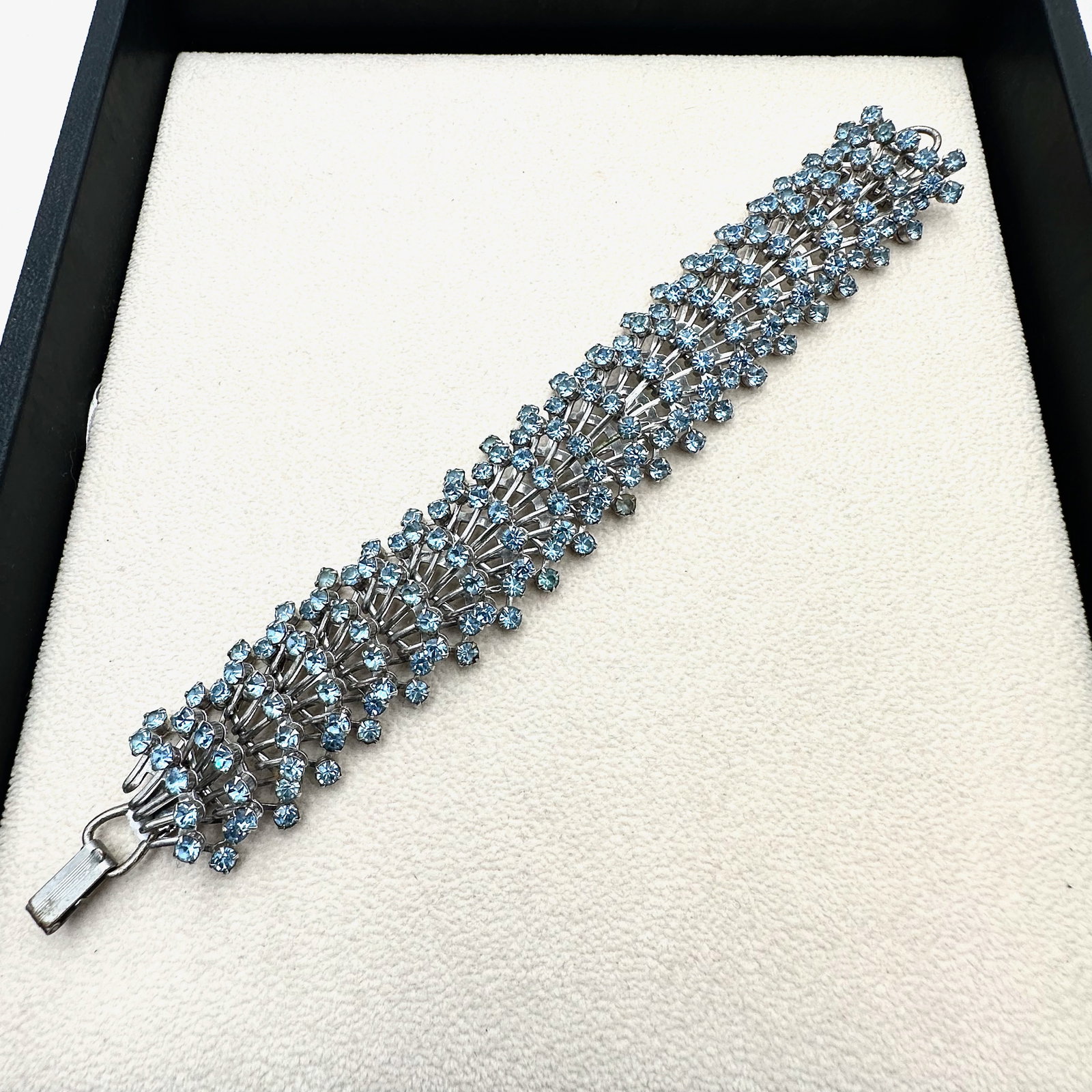 Vintage Blue Glass Rhinestone Silver Tone Bracelet 7 Inch Length (1 of 2)