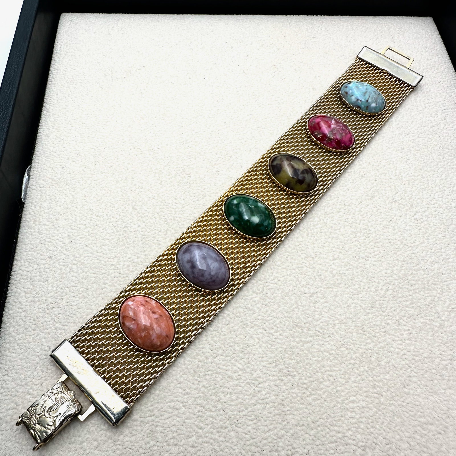 Vintage Sarah Coventry Multicolor Cabochon Gold Tone Mesh Bracelet 7 Inch (1 of 2)