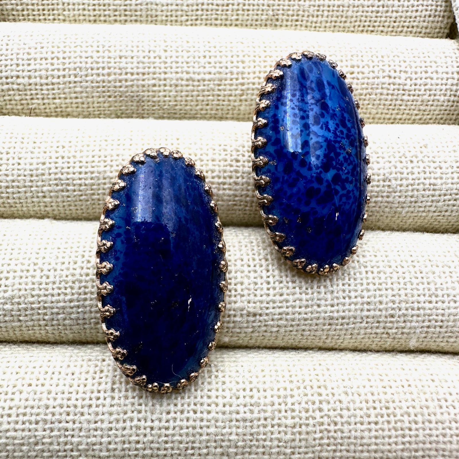 Vintage Schiaparelli Blue Lapis Lazuli Gold Tone Clip Earrings 1.25 Inch: Vintage Schiaparelli Blue Lapis Lazuli Gold Tone Clip Earrings 1.25 Inch