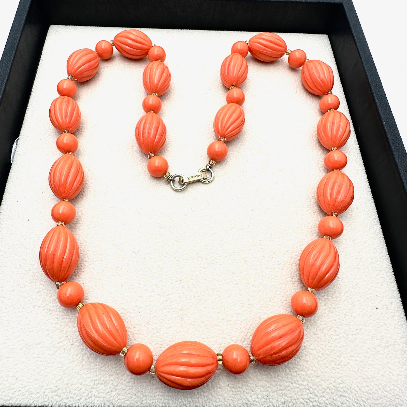 Vintage Hong Kong Faux Coral Lucite Bead Necklace 22 Inch Length: Vintage Hong Kong Faux Coral Lucite Bead Necklace 22 Inch Length