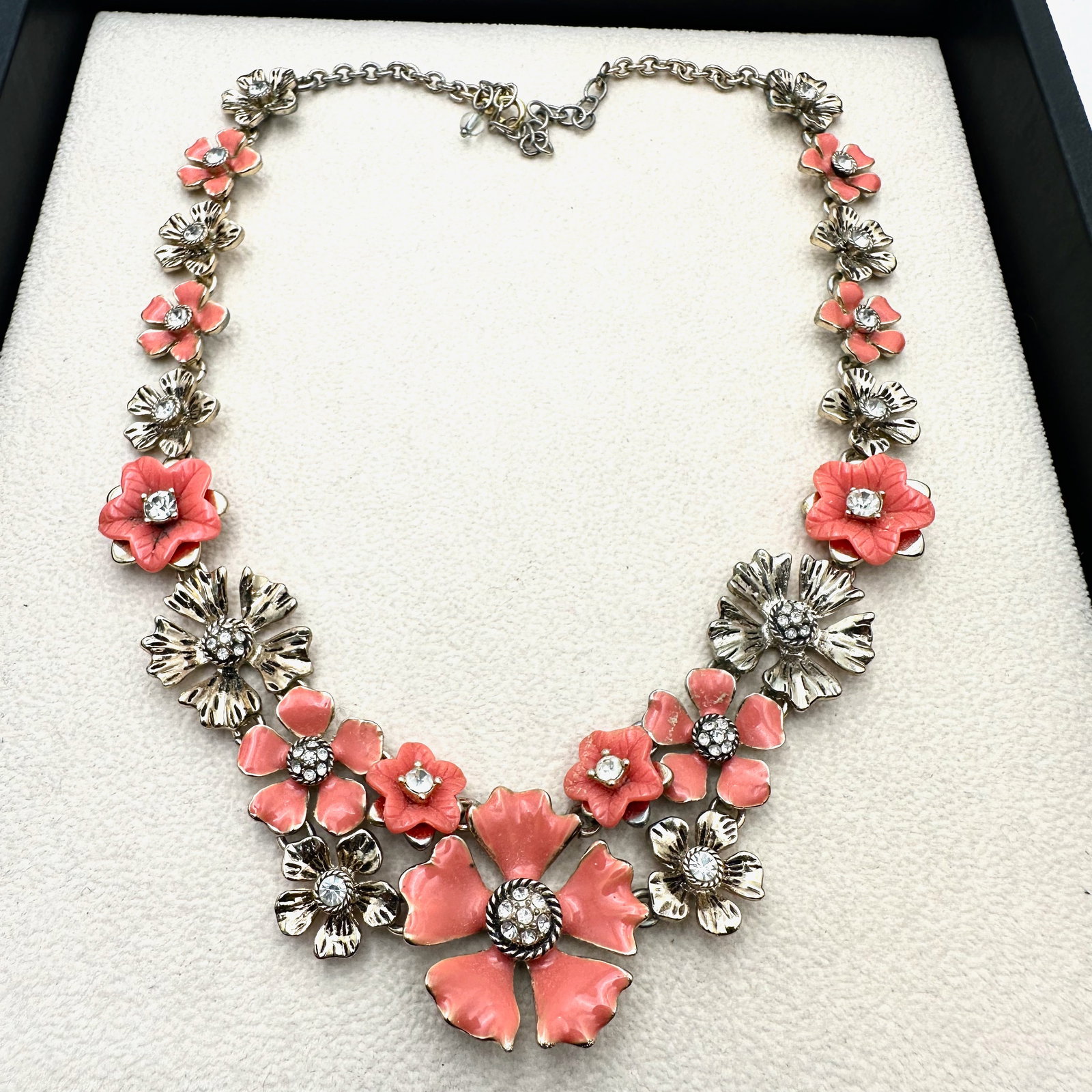 Coral Pink Enamel Flower Clear Rhinestone Gold Tone Necklace 17 Inch (1 of 2)