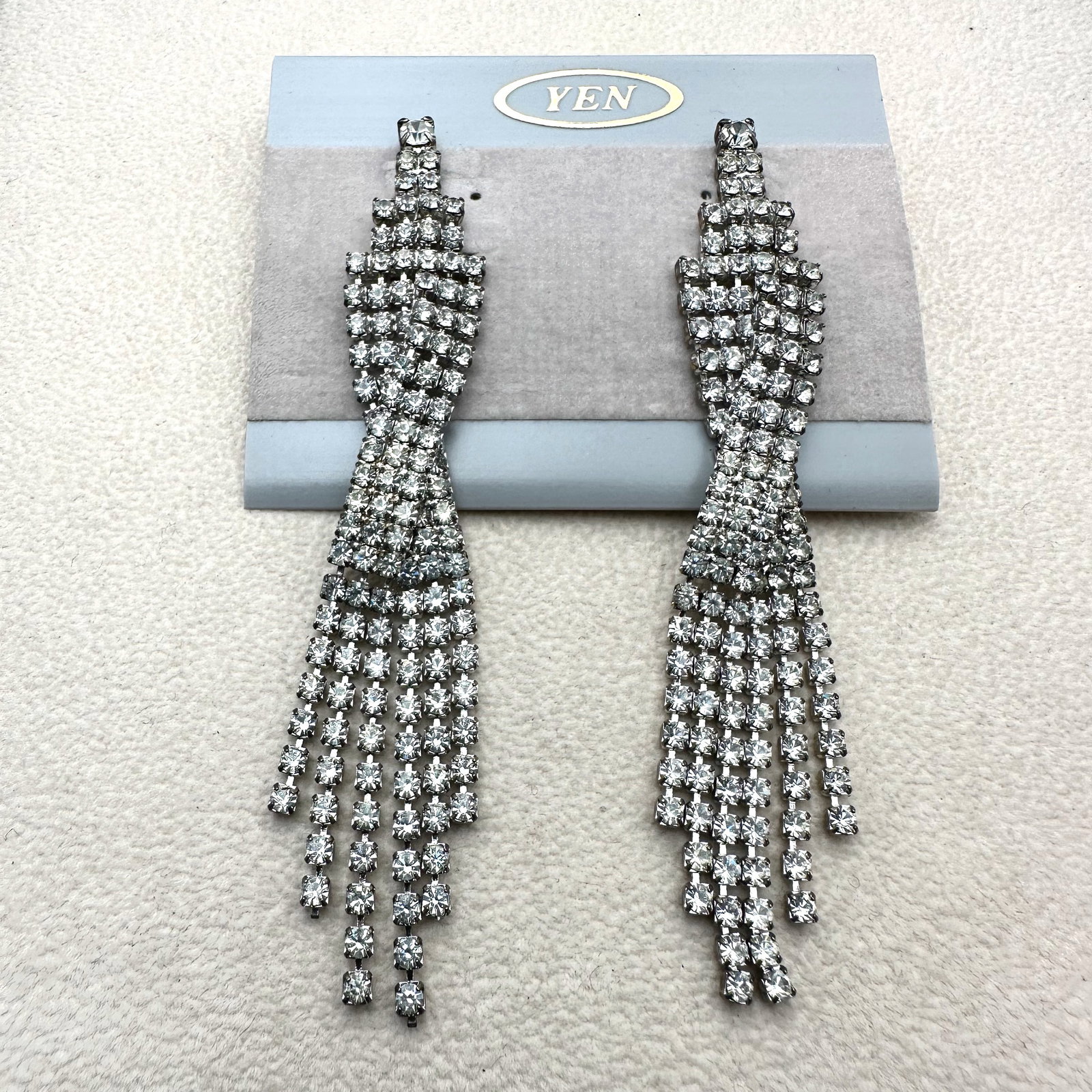 Vintage Clear Glass Rhinestone Silver Tone 3 Inch Chandelier Clip Earrings on Original Card: Vintage Clear Glass Rhinestone Silver Tone 3 Inch Chandelier Clip Earrings on Original Card