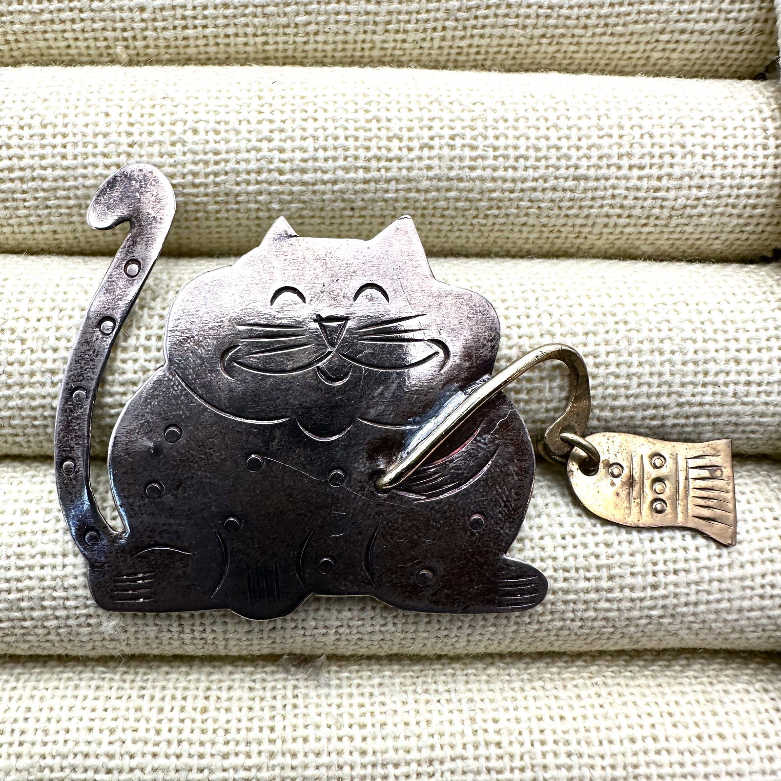 Vintage Sterling Silver and Brass Cat with Fish Brooch Pin 2 Inch (1 of 2)