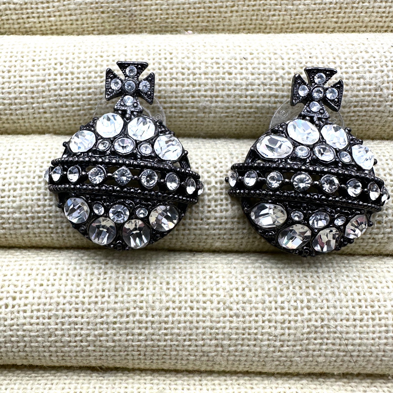 Vintage Joan Rivers Clear Crystal Silver Tone Cross Pierced Earrings 1.25 Inch: Vintage Joan Rivers Clear Crystal Silver Tone Cross Pierced Earrings 1.25 Inch