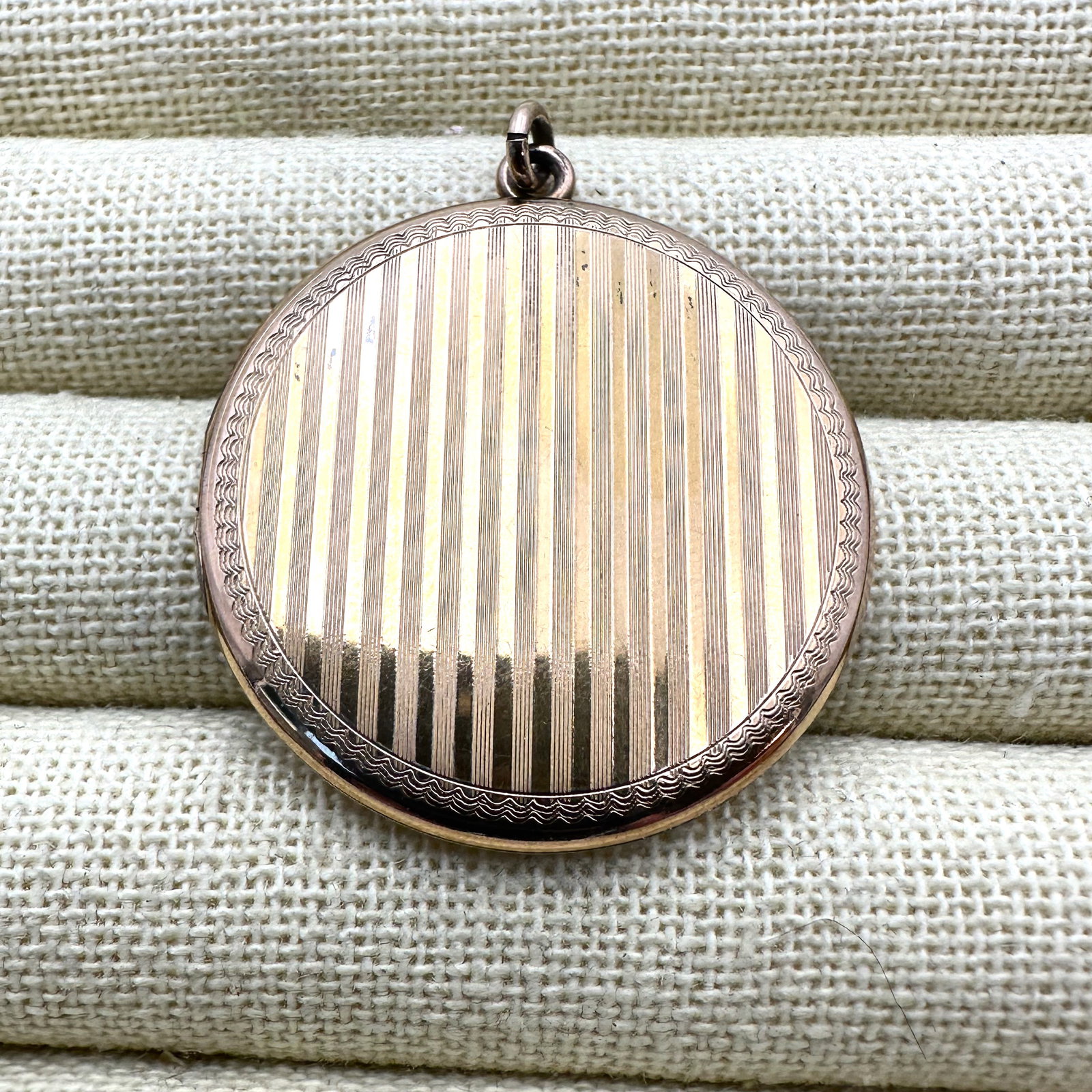 Antique Victorian Gold Filled Striped Monogramed Round Picture Locket 1.75 Inch (1 of 3)
