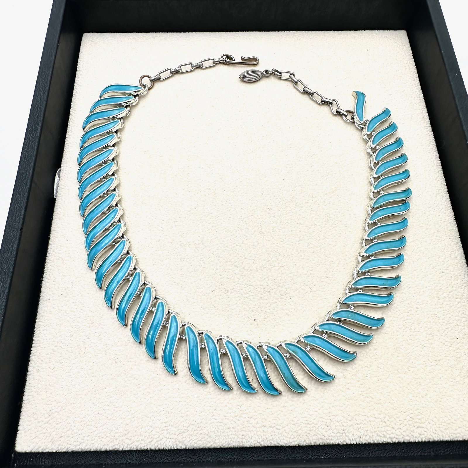 Vintage Blue Enamel Gold Tone Choker Necklace 16 Inch Nice Heavy Quality: Vintage Blue Enamel Gold Tone Choker Necklace 16 Inch Nice Heavy Quality