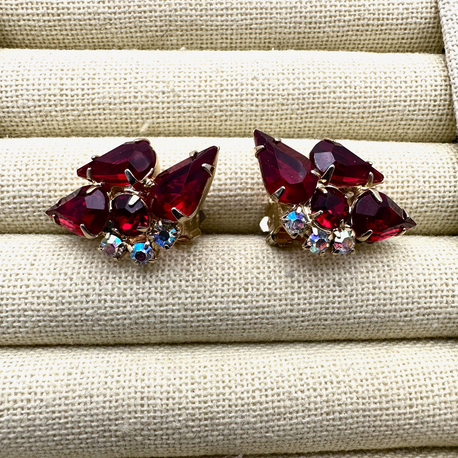 Vintage Red Glass Rhinestone Gold Tone Clip Earrings Unsigned (1 of 2)