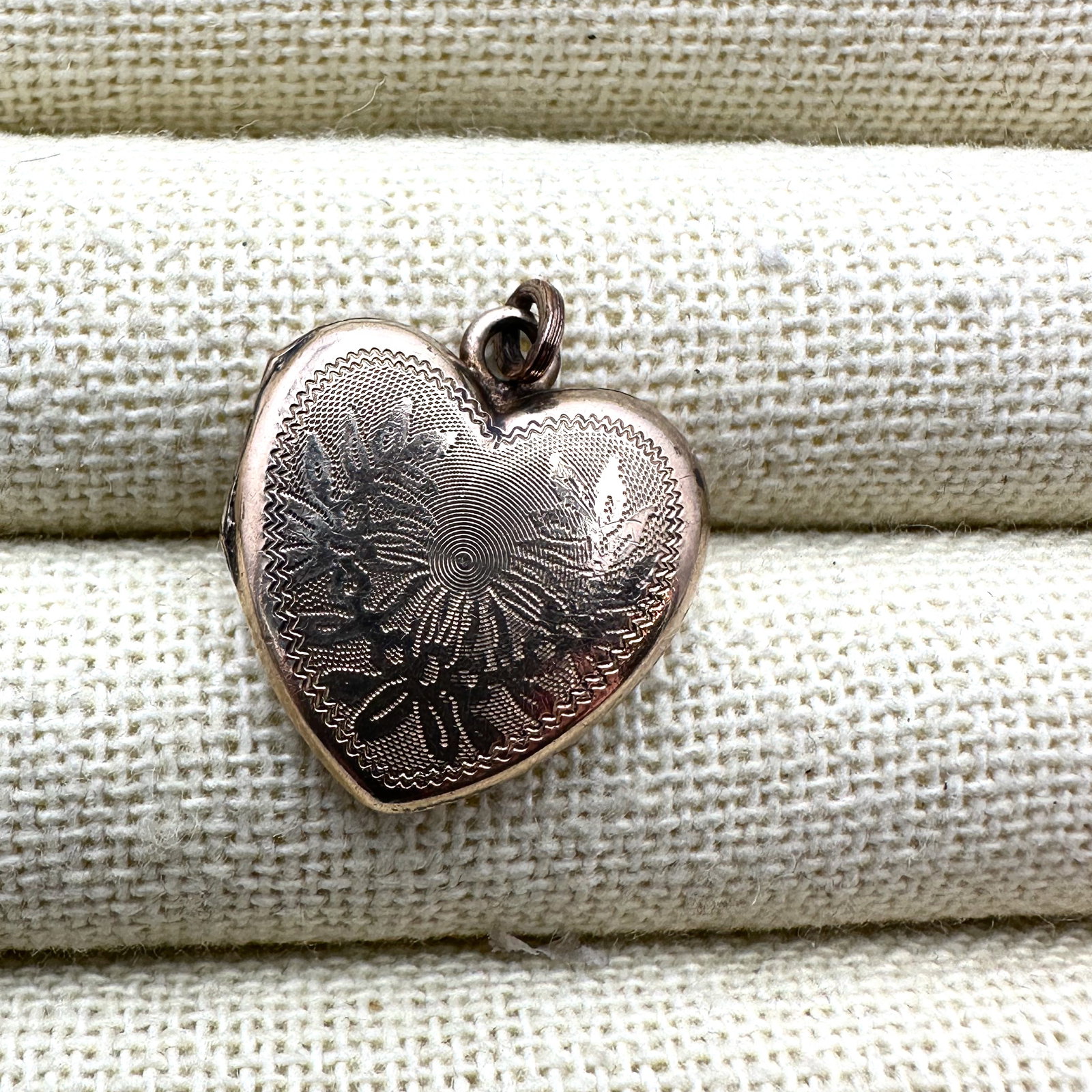 Vintage Gold Filled Heart Picture Locket Pendant 1 Inch: Vintage Gold Filled Heart Picture Locket Pendant 1 Inch