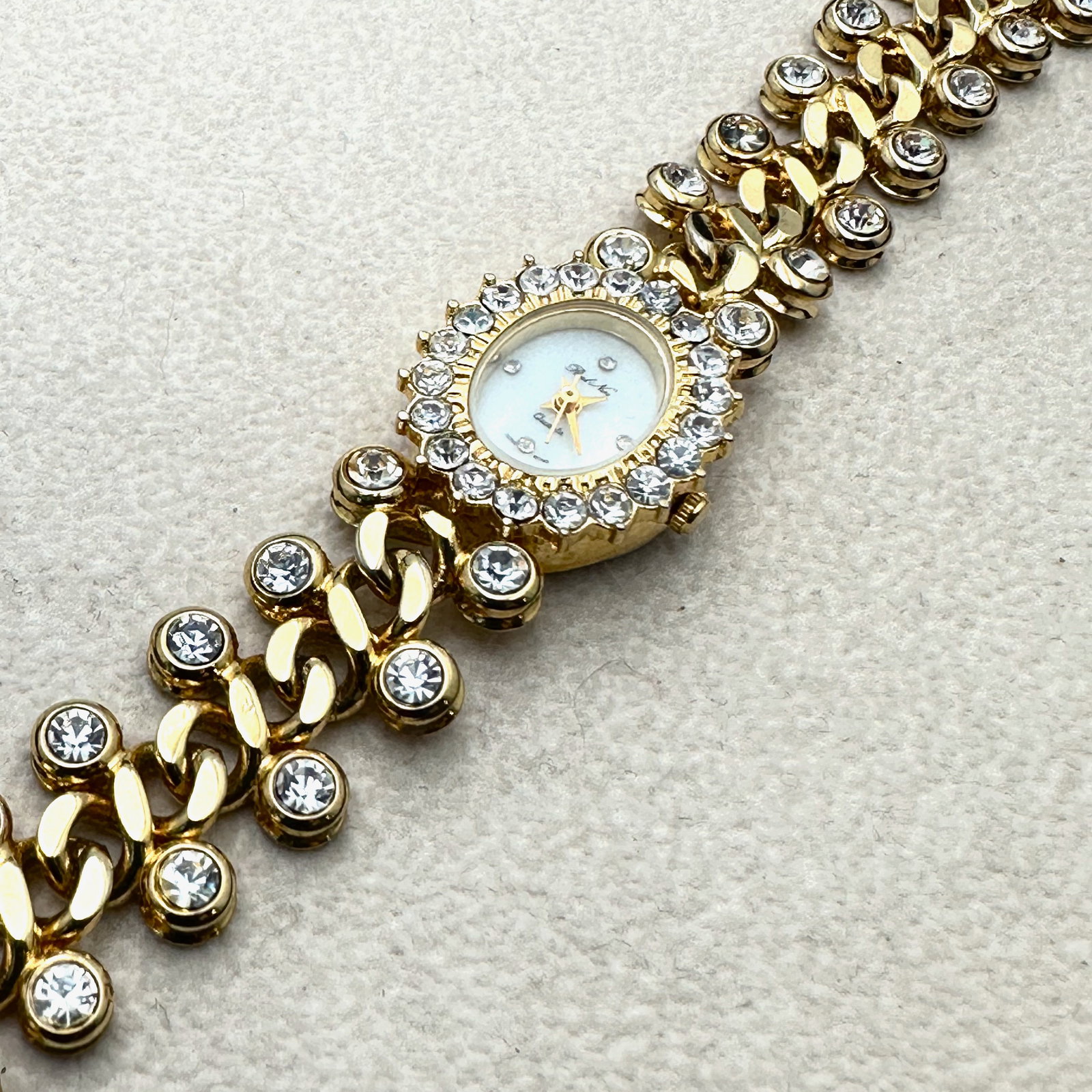 Clear Rhinestone Gold Tone Costume Watch Will Need A New Battery 6.5 Inch (1 of 3)