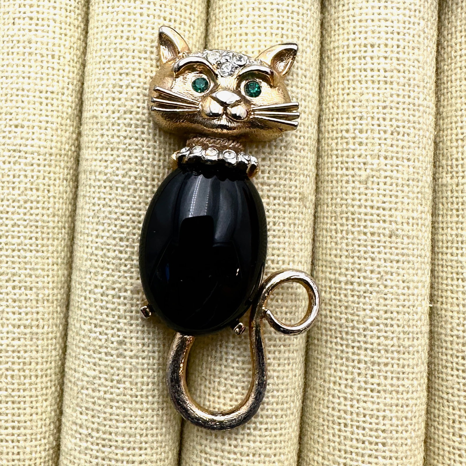 Vintage Craft Black Glass Jelly Belly Gold Tone Cat Brooch Pin 2 Inch (1 of 2)