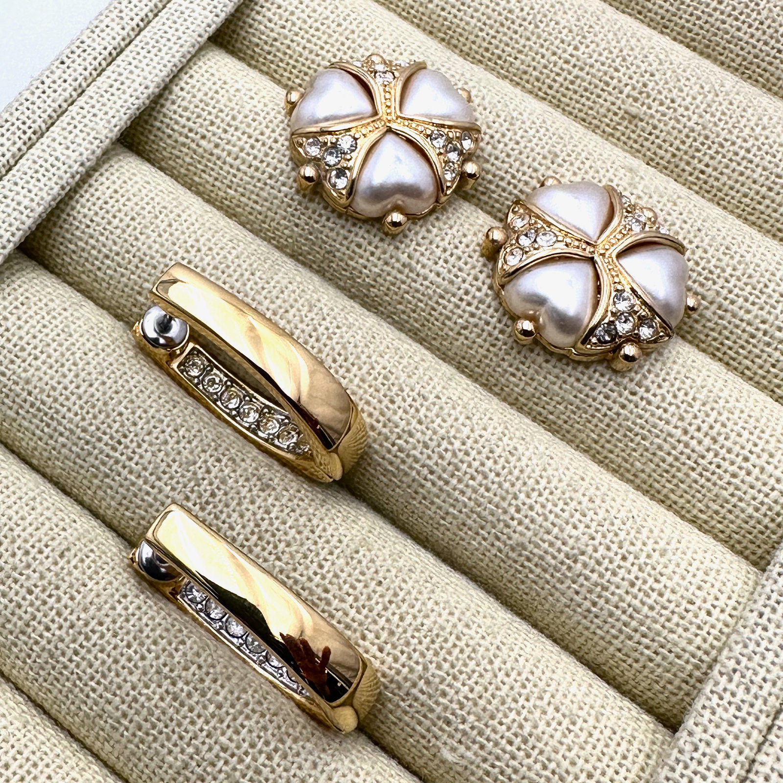 Vintage Joan Rivers Gold Tone Pierced Earrings Faux Pearl Clear Crystal (1 of 2)
