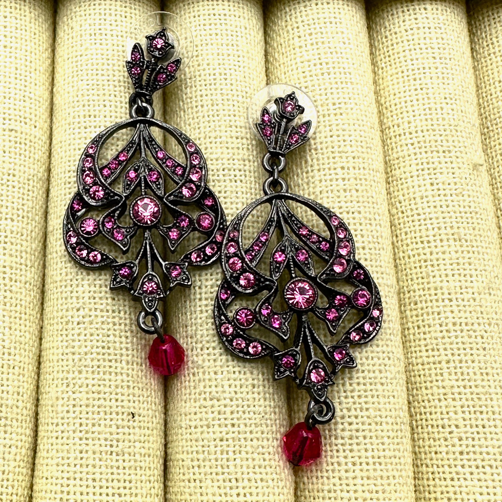Vintage Joan Rivers Pink Crystal Gun Metal Dark Silver Pierced Chandelier Earrings 2 Inch (1 of 2)