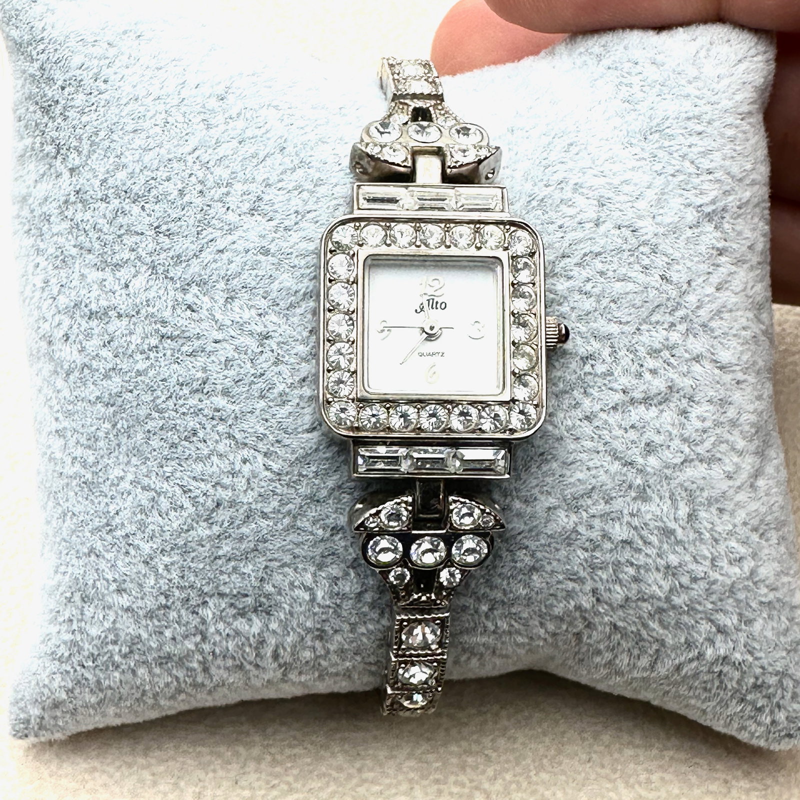 Vintage Art Deco Style Alto Clear Crystal Silver Tone Watch 6.5 Inch Will Need New Battery (1 of 2)