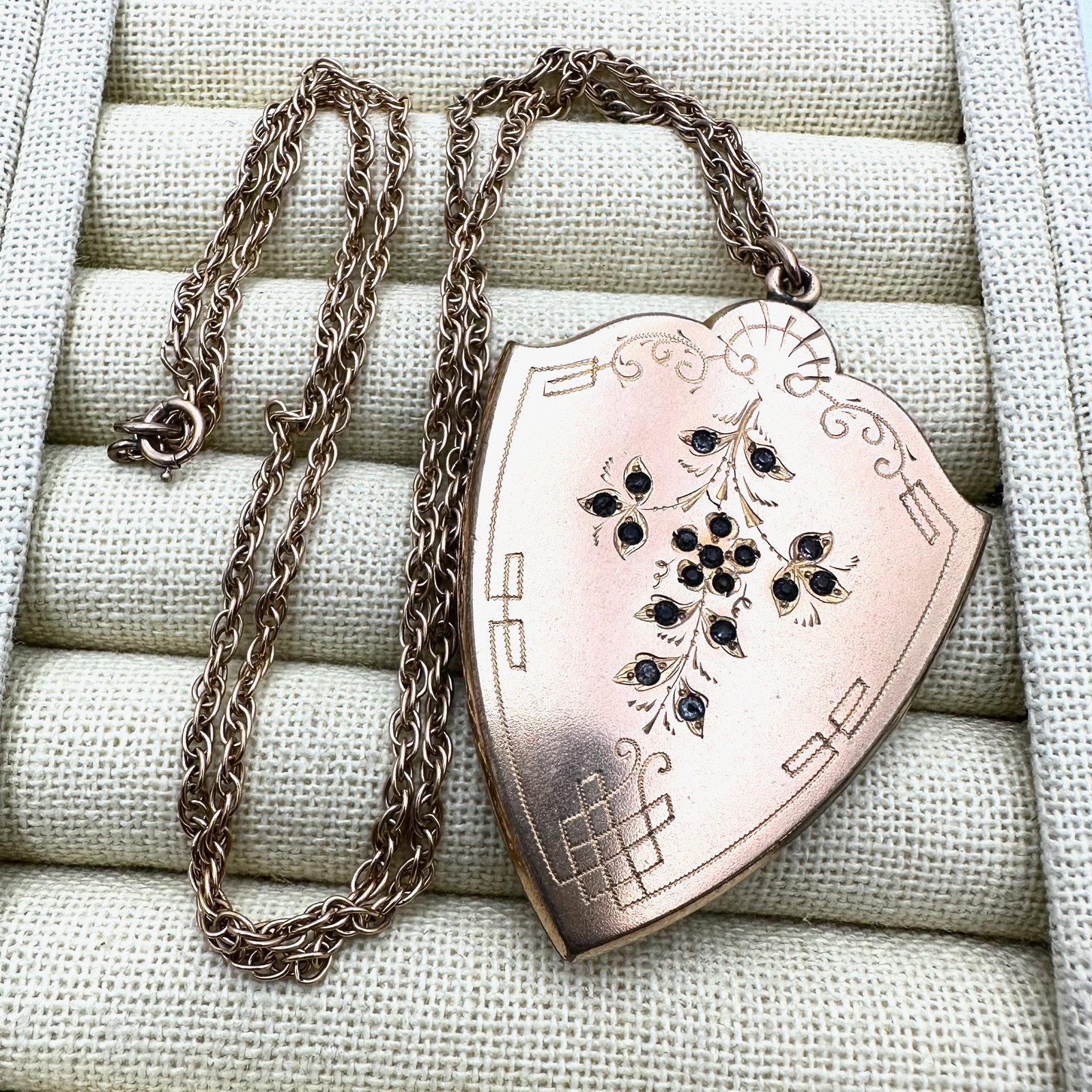 Antique Victorian Gold Filled Locket 2.5 Inch and Unique Shape Gold Filled 24 Inch Rope Chain: Antique Victorian Gold Filled Locket 2.5 Inch and Unique Shape Gold Filled 24 Inch Rope Chain