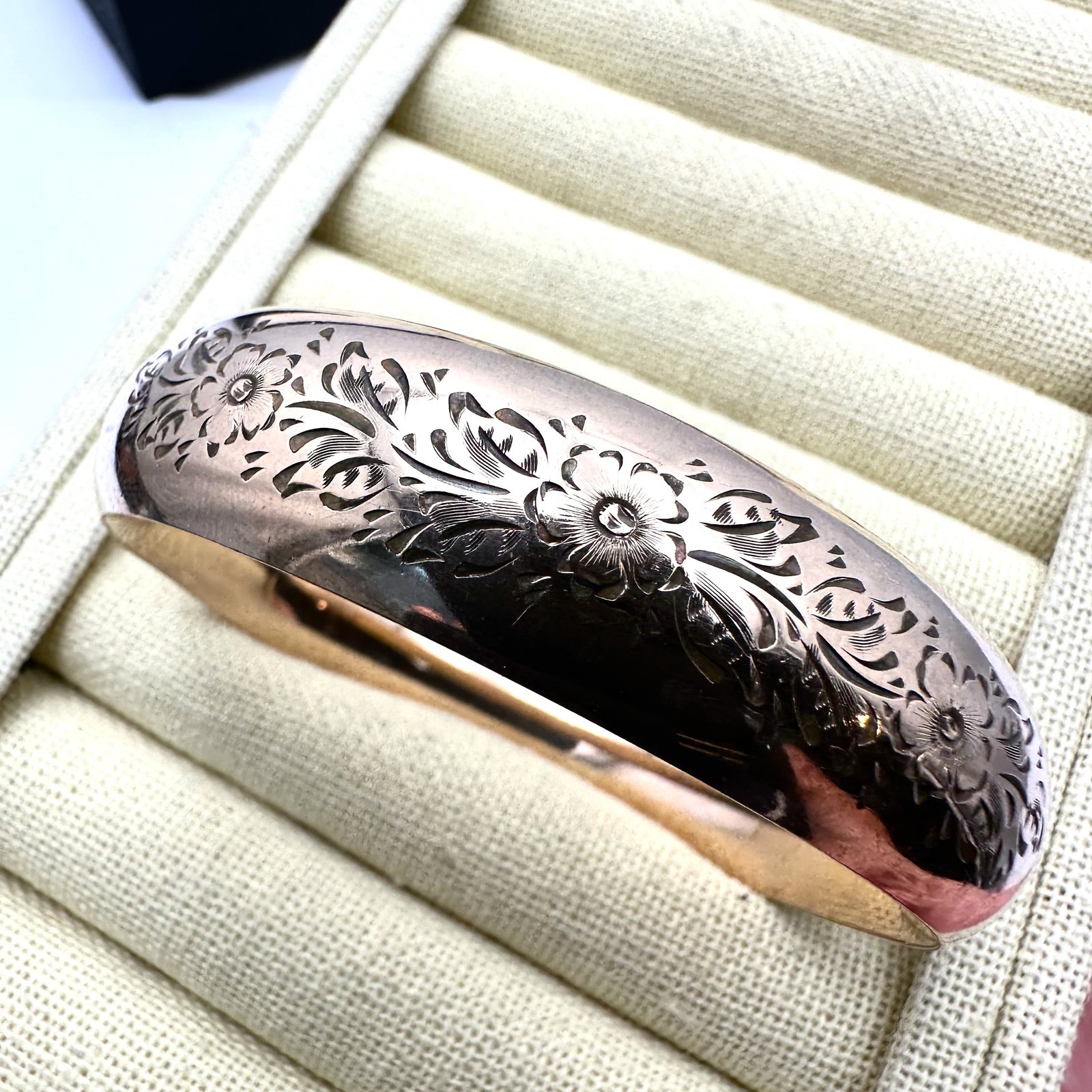 Antique Victorian Gold Filled Hinged Bangle Bracelet 7.5 Inch: Antique Victorian Gold Filled Hinged Bangle Bracelet 7.5 Inch