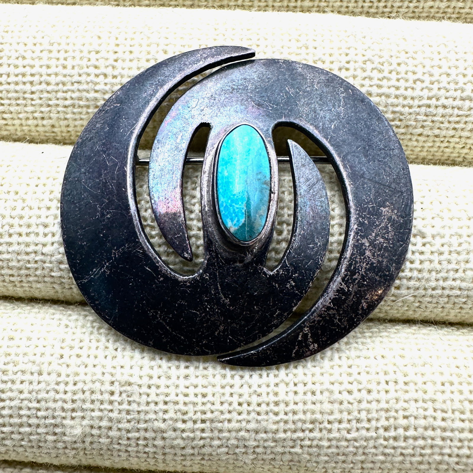 Vintage American Southwest Turquoise Sterling Silver Brooch Pin 1.75 Inch: Vintage American Southwest Turquoise Sterling Silver Brooch Pin 1.75 Inch