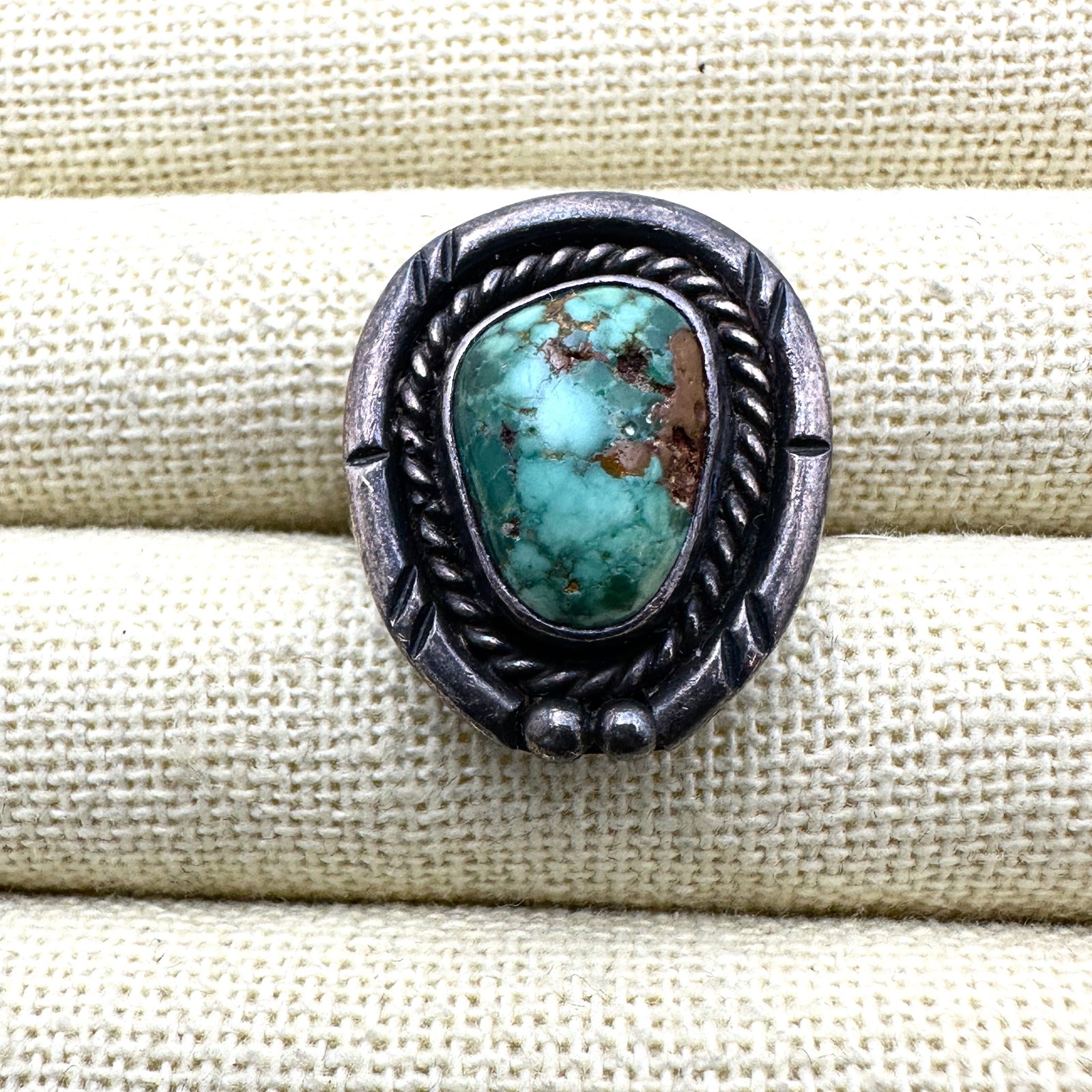Vintage Native American Turquoise Sterling Silver Ring Size 6 (1 of 2)