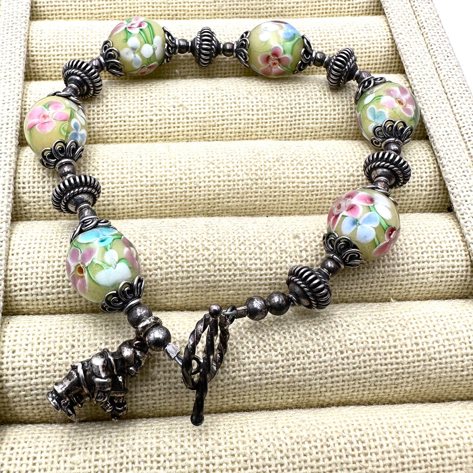 Sterling Silver Lampwork Flower Design Glass Bead Bracelet Cat Charm 8 Inch Length (1 of 2)