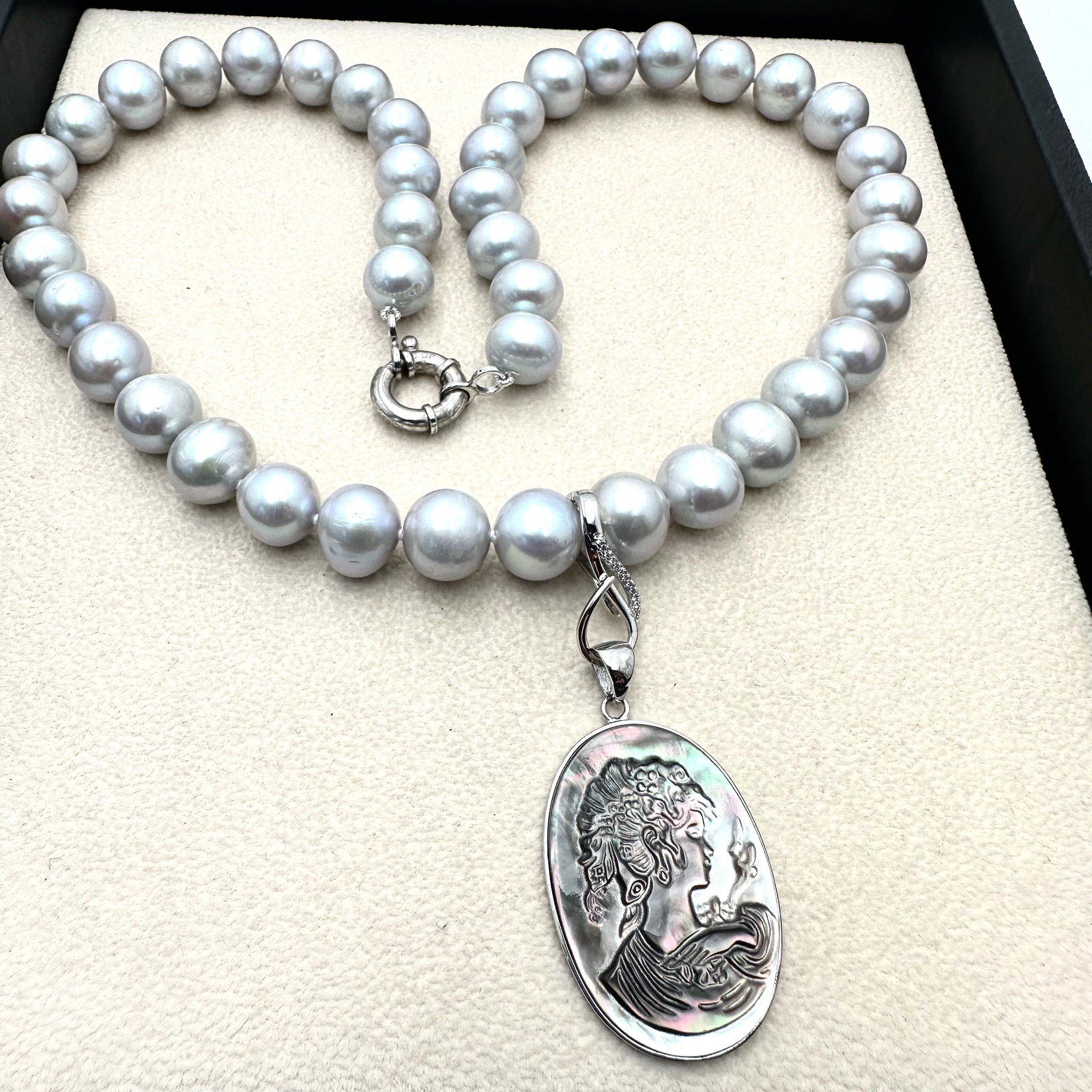 White Topaz Large Pearl Carved Cameo Sterling Silver Necklace 20 Inch (1 of 2)