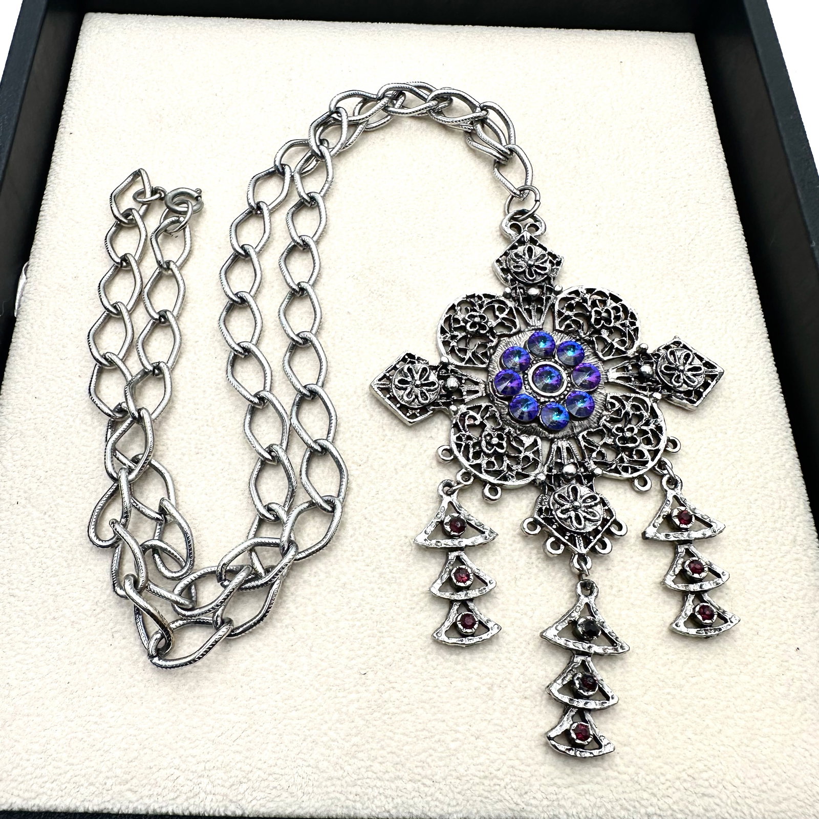 Vintage Rivoli Glass Rhinestone Silver Tone Maltese Cross Pendant Necklace 26 Inch: Vintage Rivoli Glass Rhinestone Silver Tone Maltese Cross Pendant Necklace 26 Inch