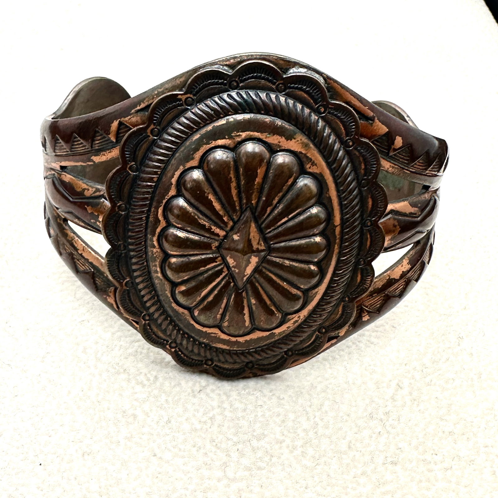Vintage American Southwest Copper Cuff Bracelet (1 of 2)