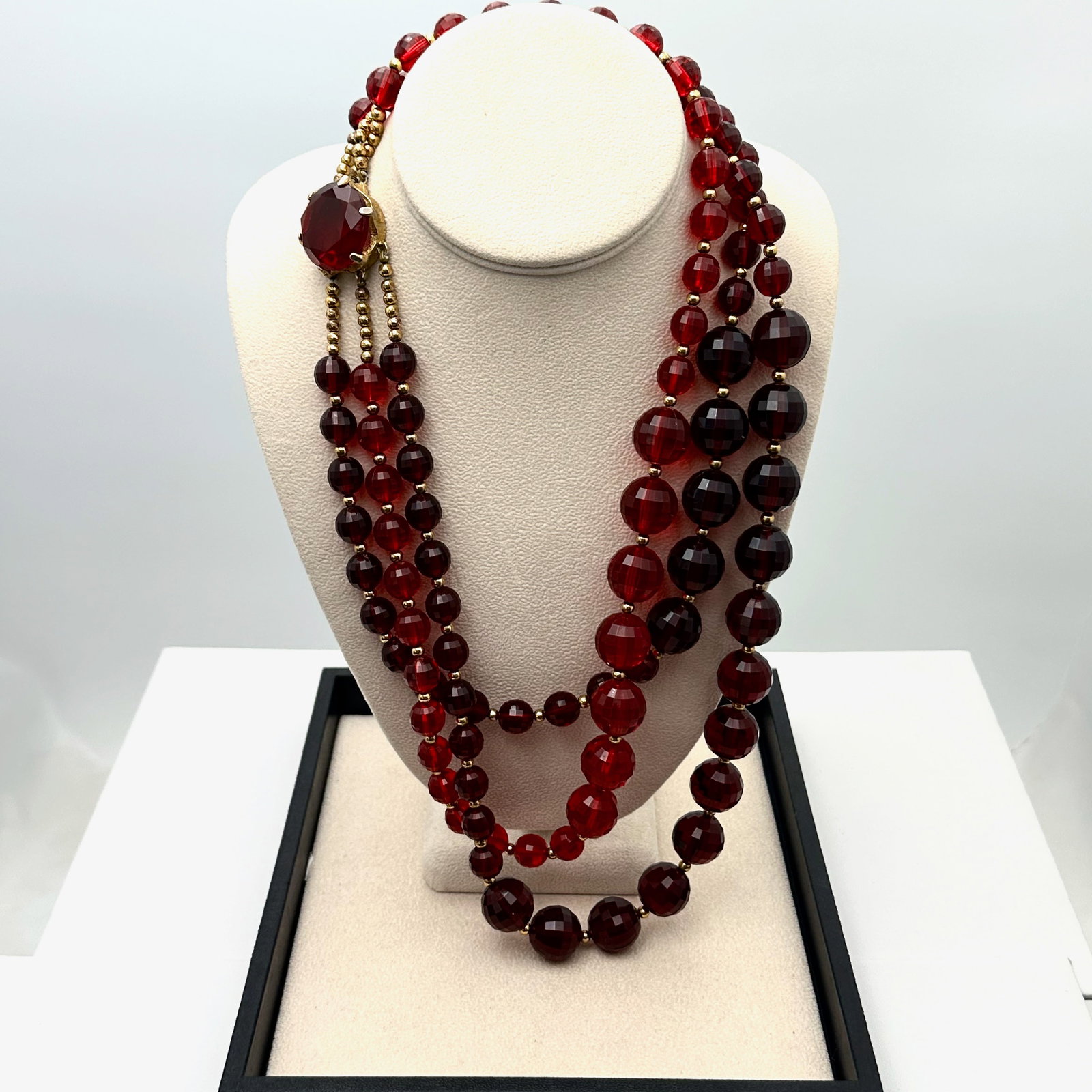Vintage Faceted Red Bead Gold Necklace 20 Inch Wearable Length (1 of 2)