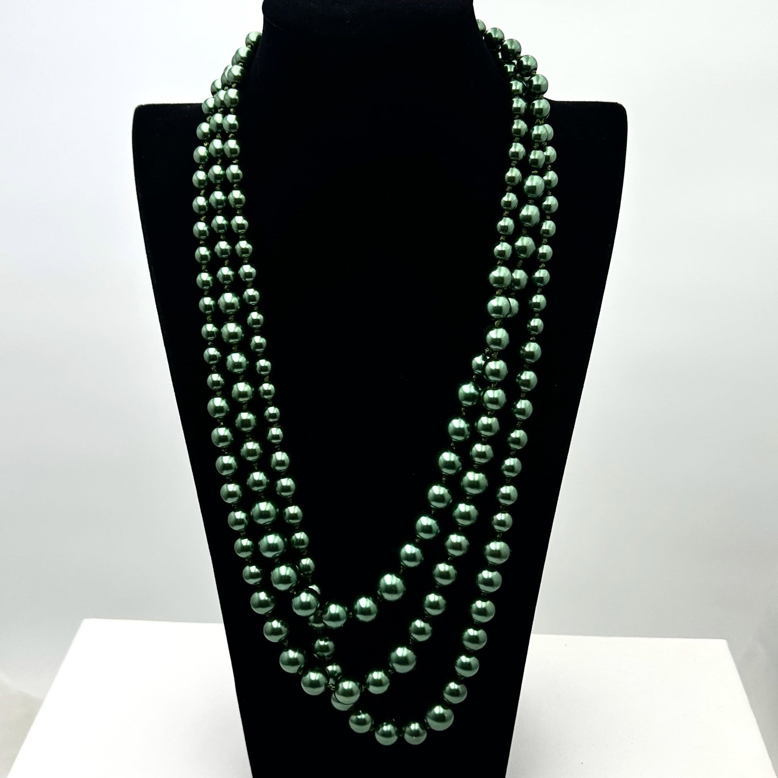 Green Faux Glass Pearl Multi Strand Silver Tone Necklace 20 Inch Wearable Length: Green Faux Glass Pearl Multi Strand Silver Tone Necklace 20 Inch Wearable Length