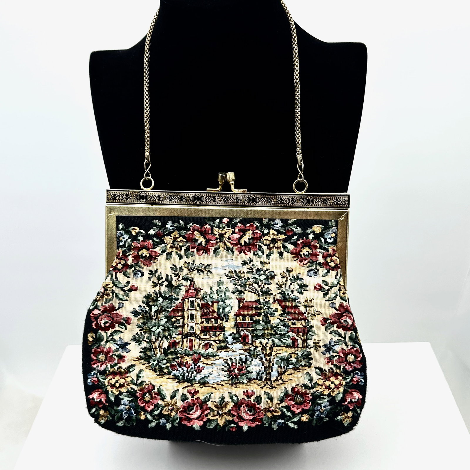 Vintage Needlework Purse Hand Bag 7 Inches by 8 inches English Cottage Design (1 of 2)
