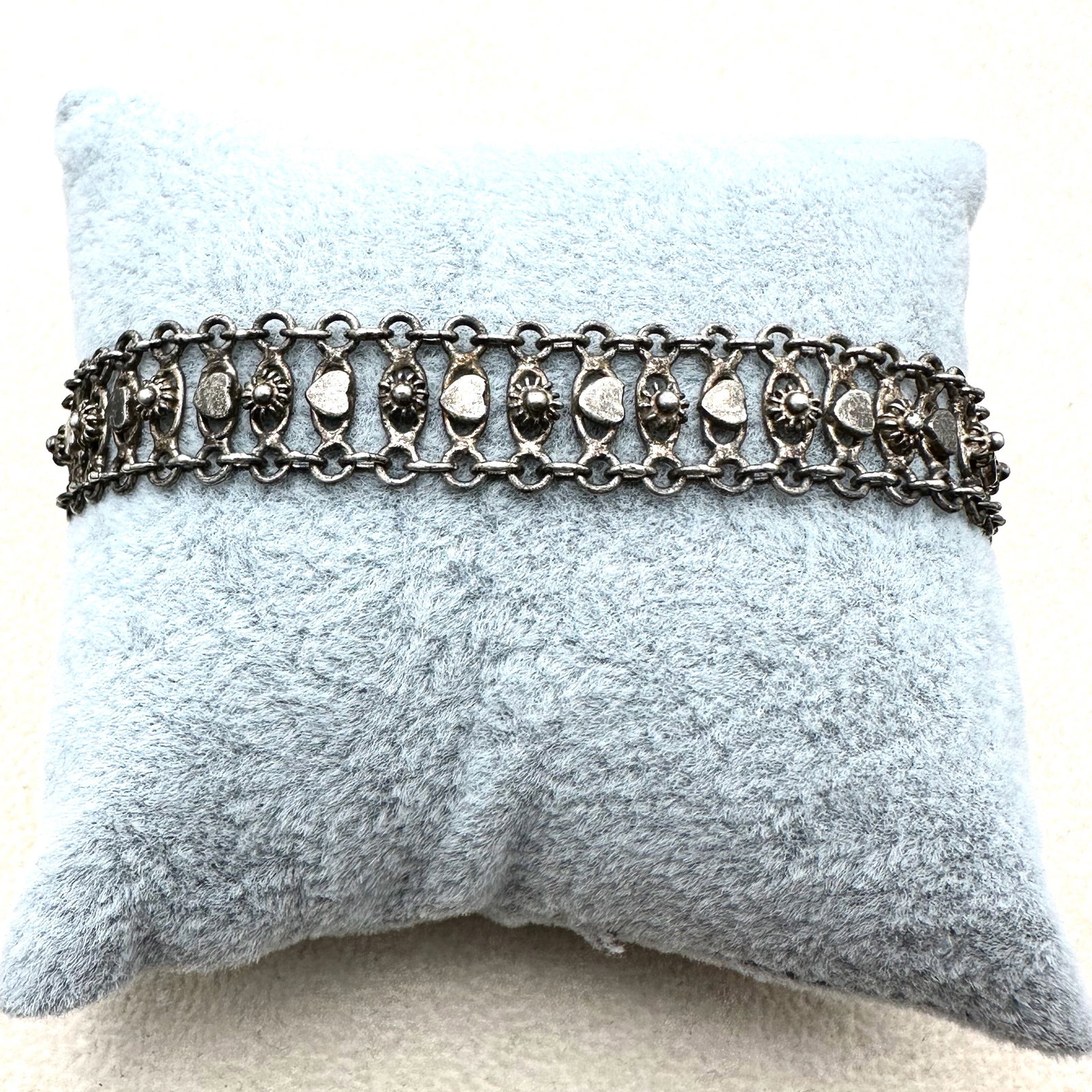 Vintage Sterling Silver Filigree Heart Design Bracelet 7.25 Inch (1 of 2)