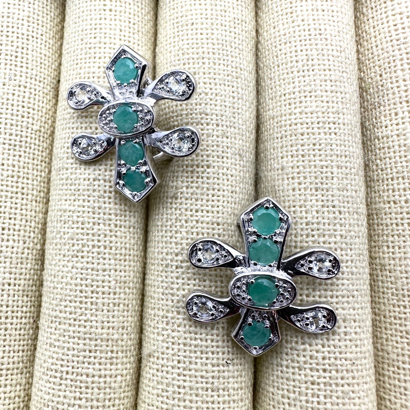 Emerald and White Topaz Fleur De Lis Sterling Silver Lever Back Pierced Earrings 1.25 Inch: Emerald and White Topaz Fleur De Lis Sterling Silver Lever Back Pierced Earrings 1.25 Inch