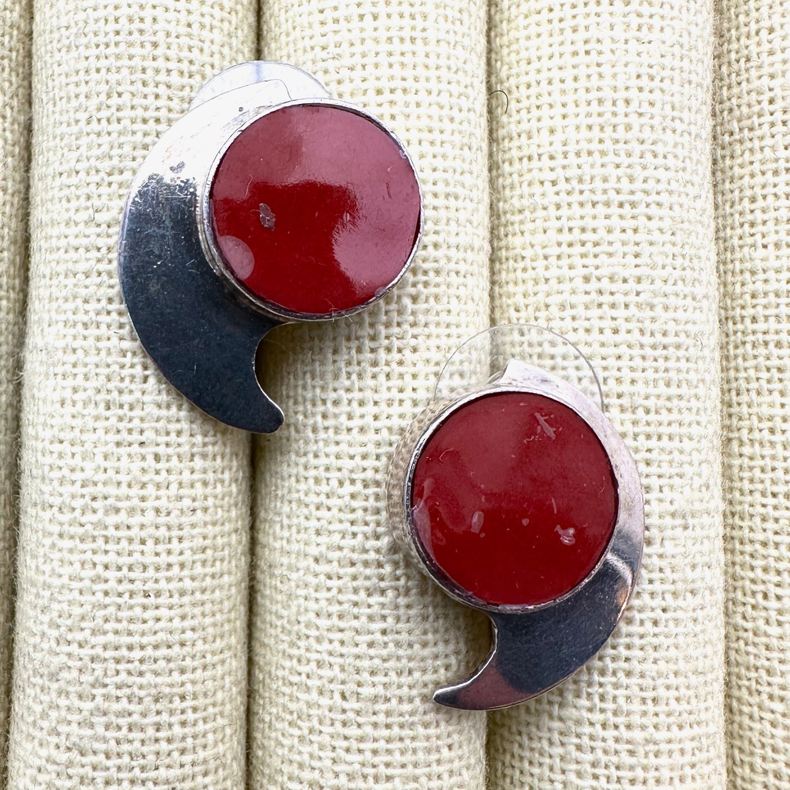 Red Gemstone Sterling Silver Pierced Earrings 1.25 Inch: Red Gemstone Sterling Silver Pierced Earrings 1.25 Inch