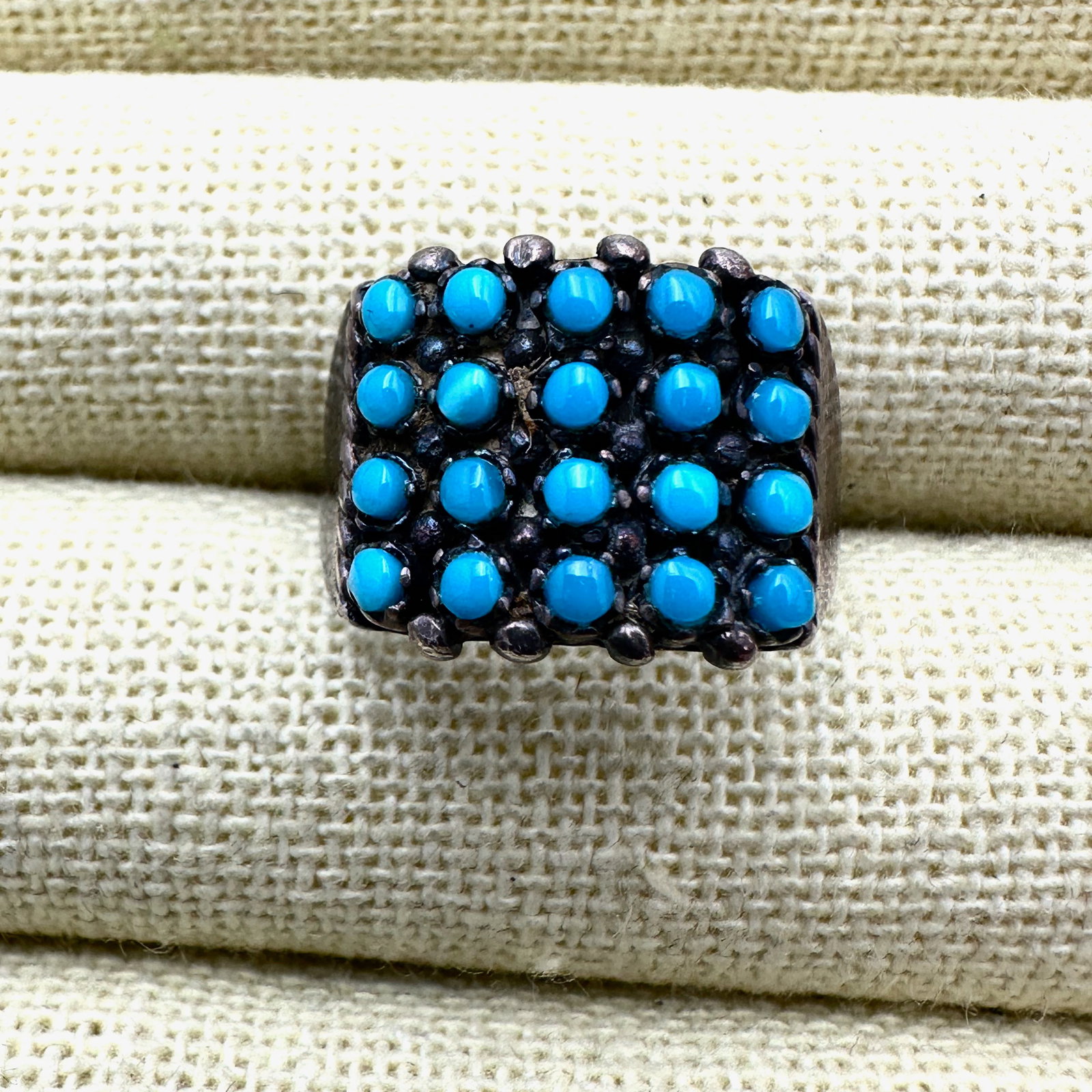 Vintage American Southwest Petit Point Turquoise Sterling Silver Ring Size 7 (1 of 2)