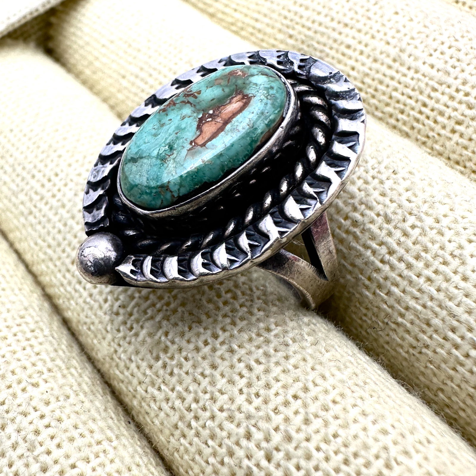 Vintage American Southwest Blue Green Turquoise Sterling Silver Ring Size 7 (1 of 2)