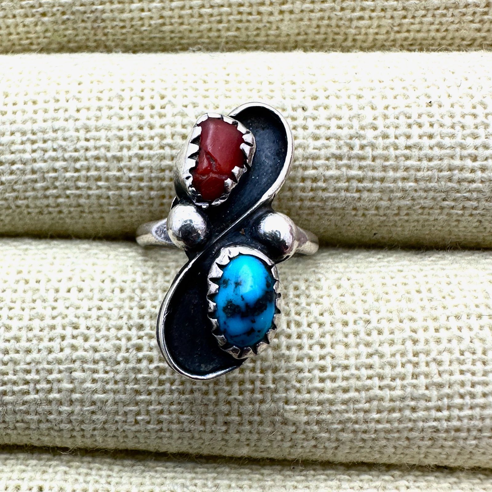 Vintage American Southwest Red Coral Blue Turquoise Sterling Silver Ring Size 4 Petite Size (1 of 2)